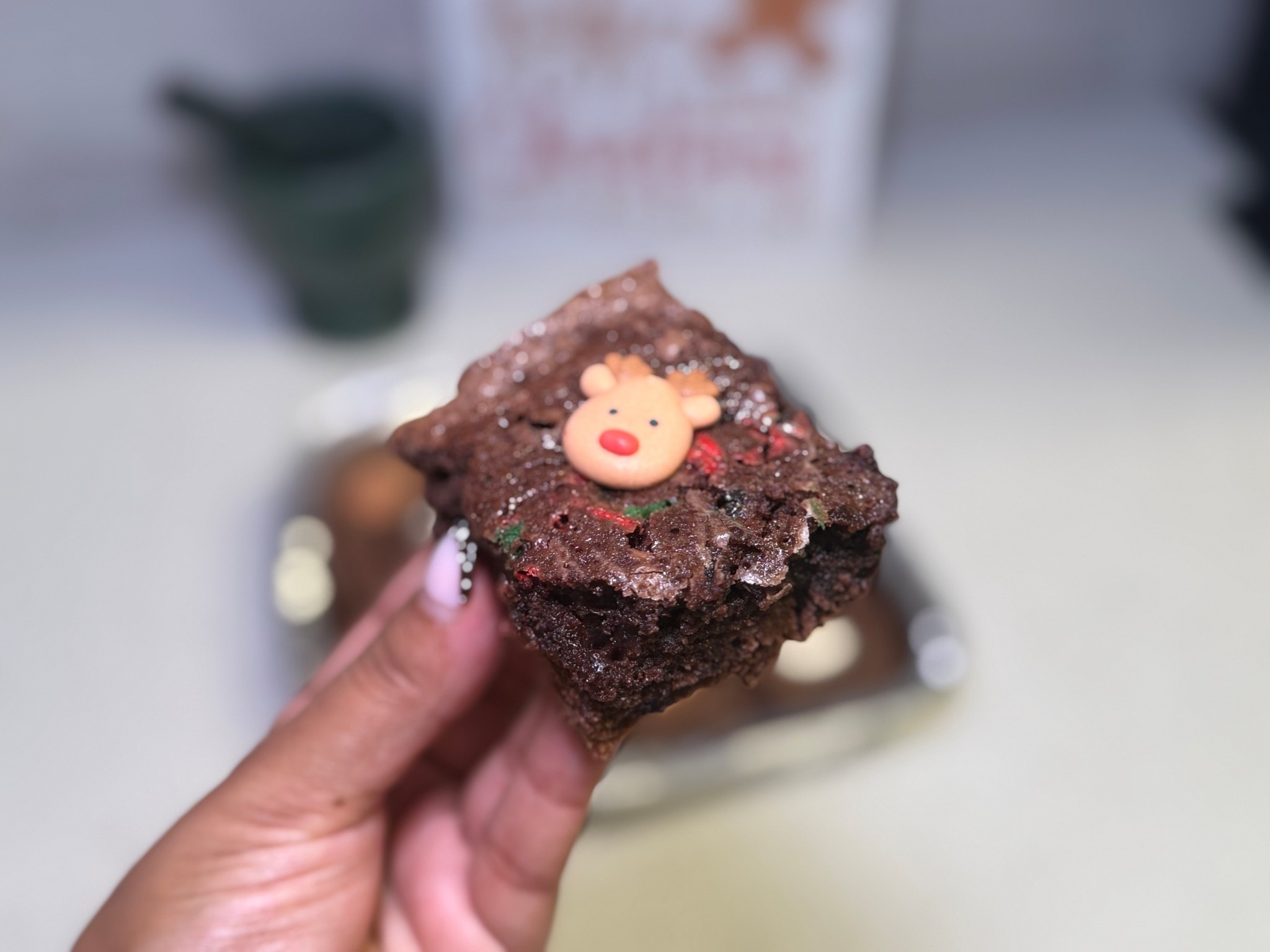 easy holiday brownies 🎄 simply bake brownies with sprinkles and add the icing decor on top once finished baking 


#LTKHome #LTKHoliday #LTKfoodie