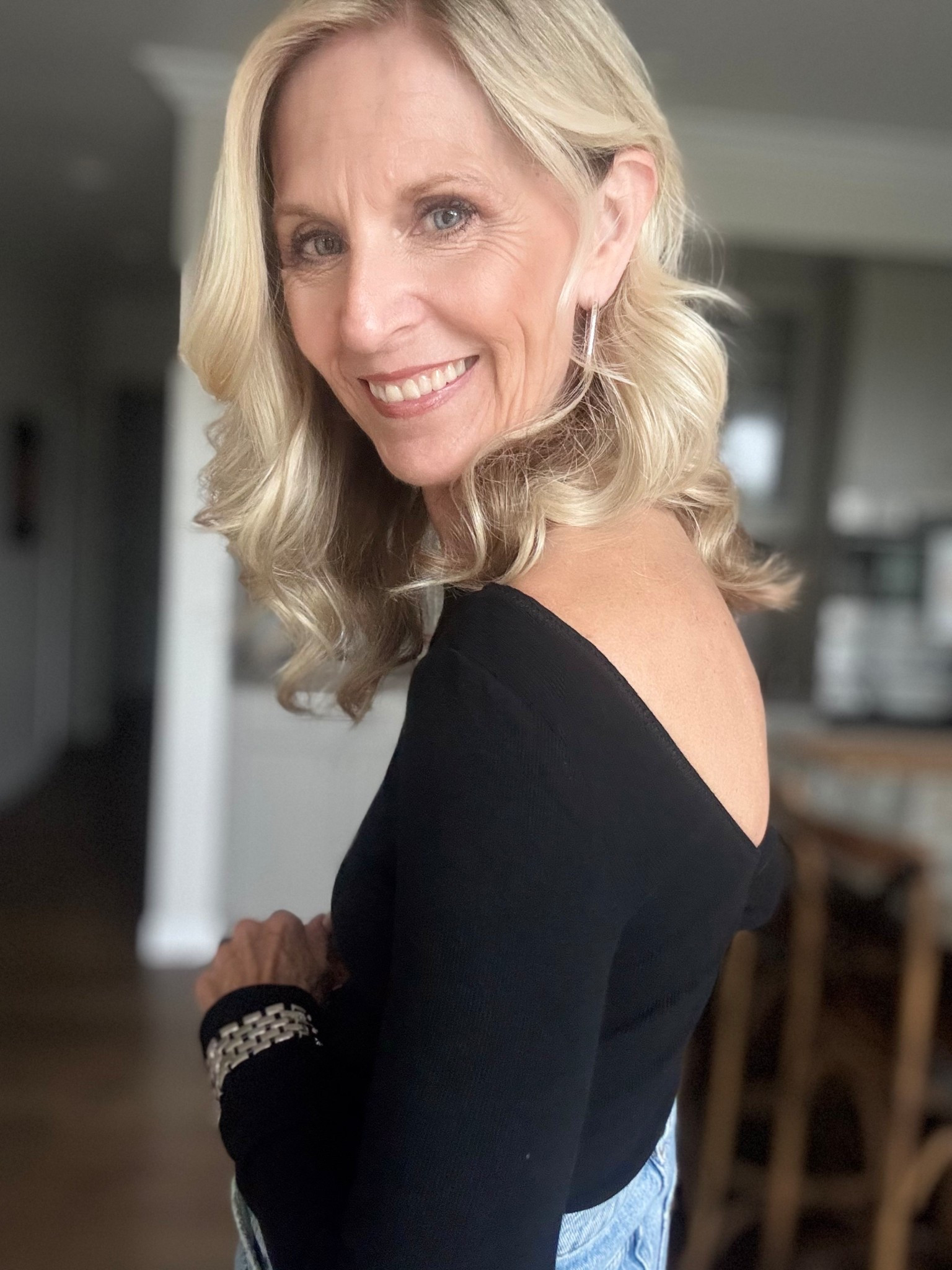 This is the layering top of the season.

With a little surprise in the back I can style this top from @amazon with just about anything. I love this in black, but it comes in 11 other colors!

Plus, it’s on Sale! Grab a few for your festive look this holiday.

Follow me for more 50+ holiday style inspiration.



#LTKOver40 #LTKHoliday #LTKStyleTip