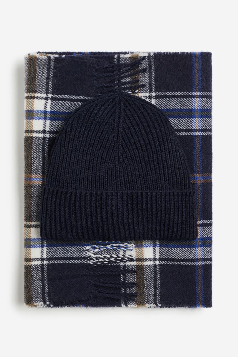 2-piece hat and scarf set | H&M (UK, MY, IN, SG, PH, TW, HK)