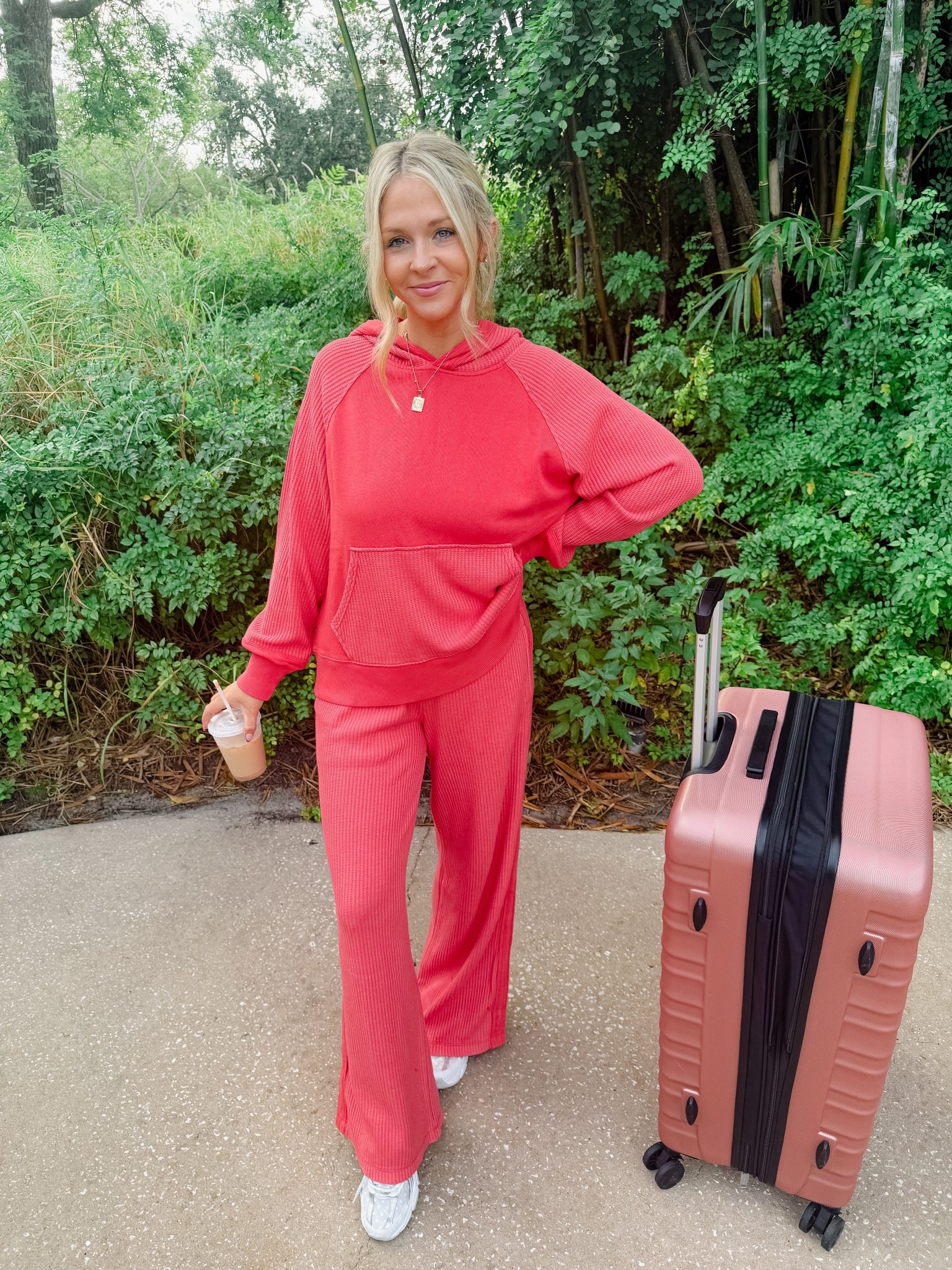 Travel OOTD 🩷

#LTKTravel #LTKmomlife #LTKootd