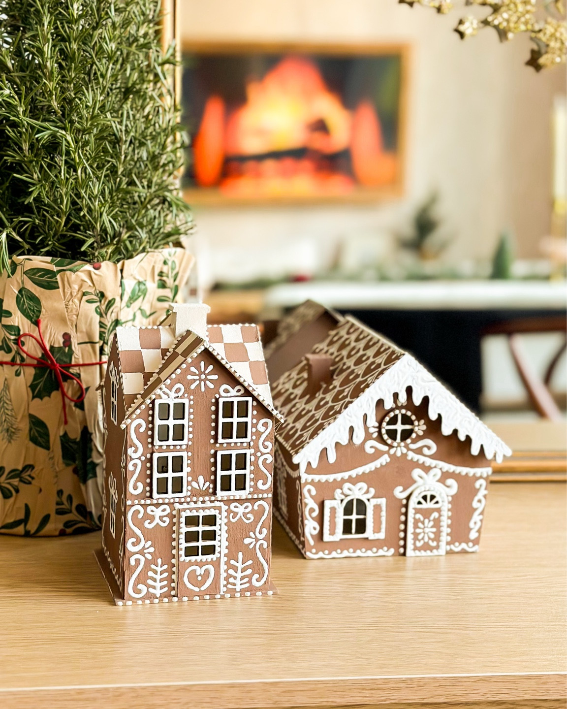 Run to Michaels because these wooden houses are back and on sale! I love that these light up and you can paint them however you want, but this gingerbread look is so classic. And if you want it to look realistic, baking soda + paint is the way to go for that perfect cookie texture!🎄🎀❄️

Materials
✔️ Acrylic paint - Sable Brown by Americana
✔️ Baking soda
✔️ White Puffy Paint - Tulip



#LTKHoliday #LTKSeasonal #LTKHome