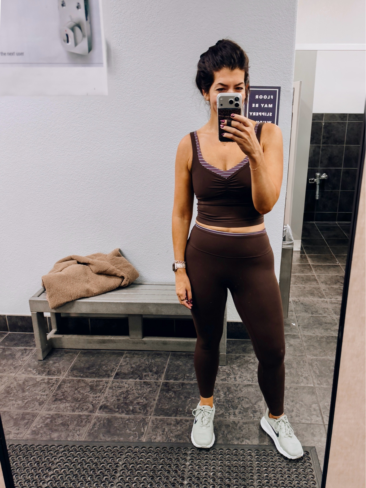 Gym fit
Medium in all