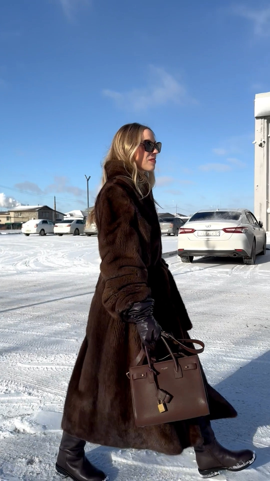 Long brown fur coat, winter outfit, Christmas marker, Christmas shopping, chocolate brown fur coatt

#LTKSeasonal #LTKOver40 #LTKHoliday