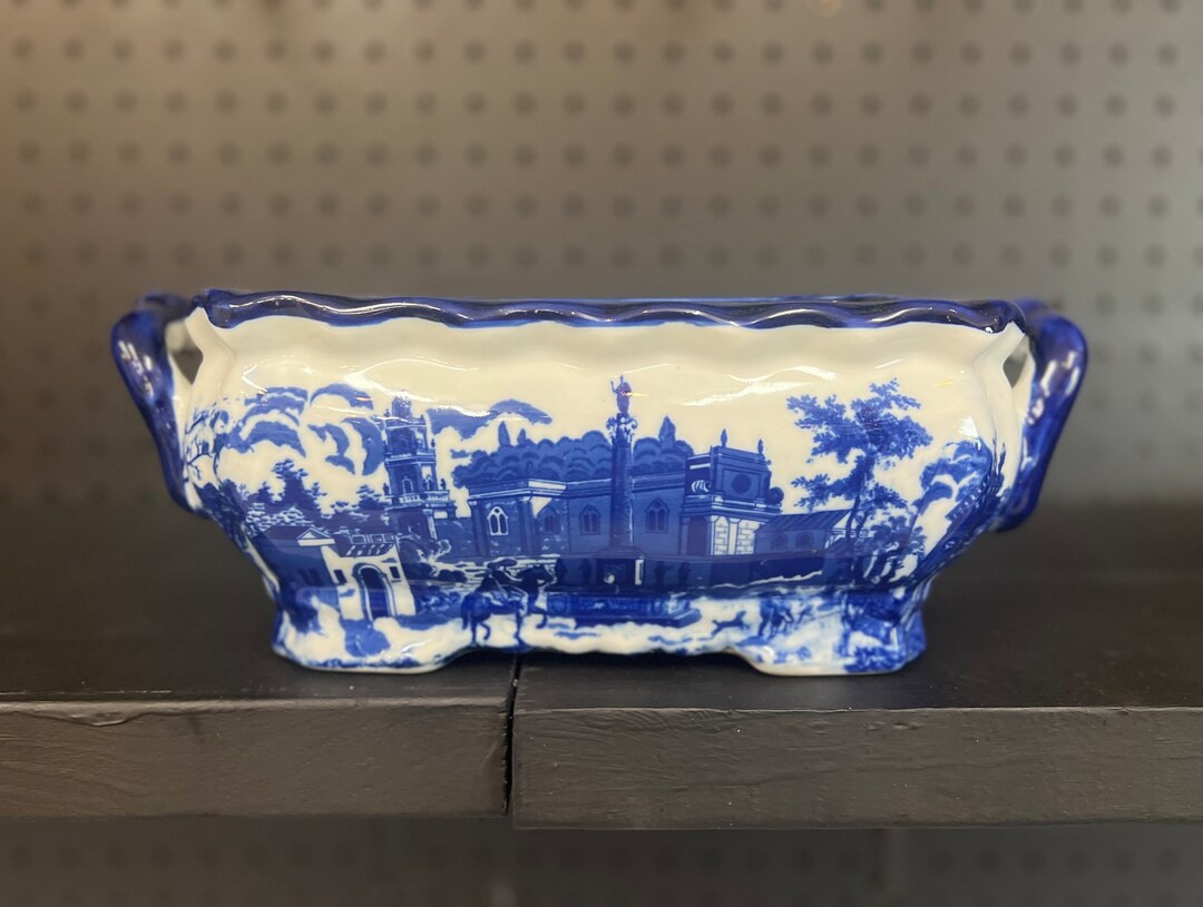 Blue and White Scalloped Footbath Planter - Etsy | Etsy (US)