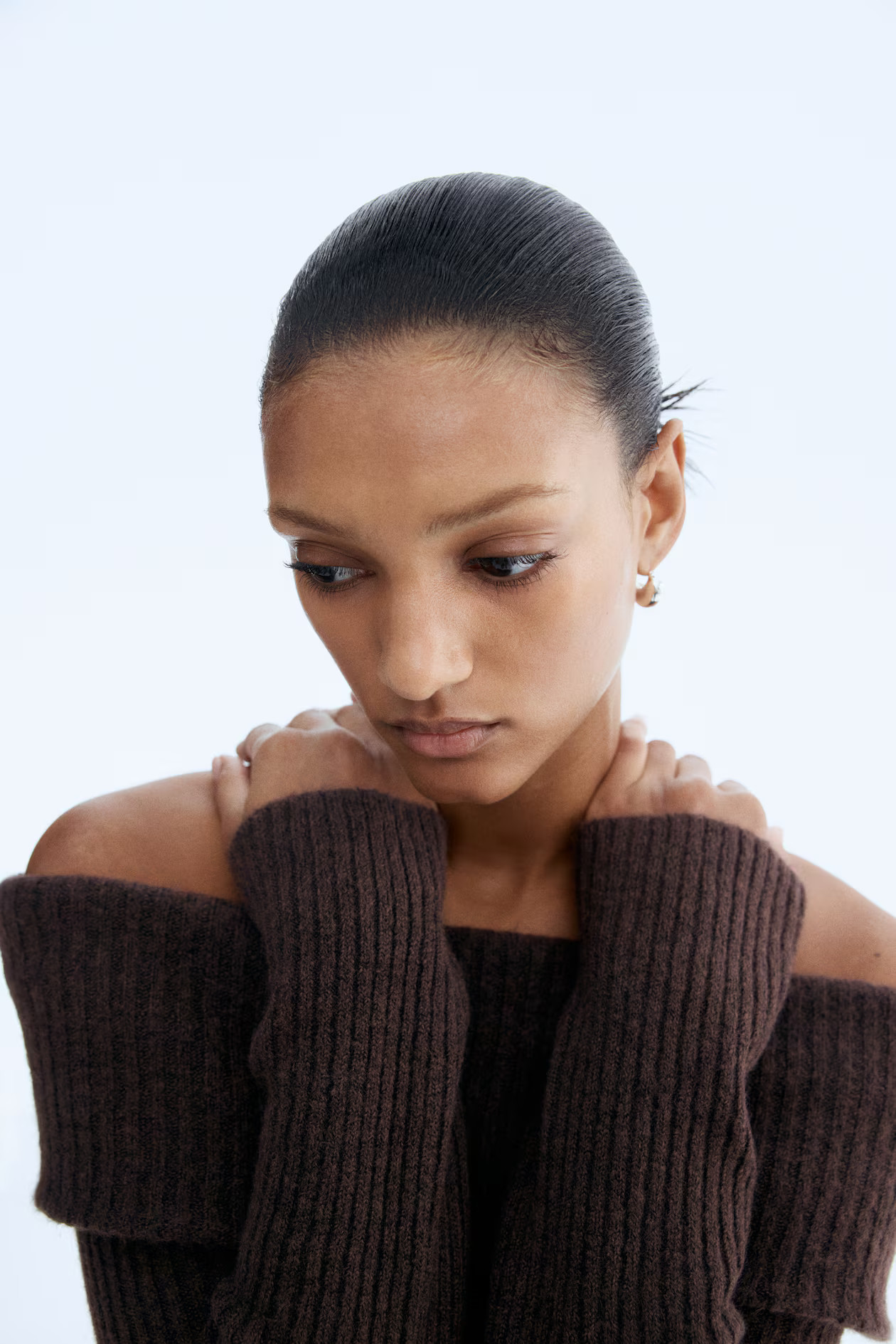 Rib-knit off-the-shoulder top | H&M (UK, MY, IN, SG, PH, TW, HK)