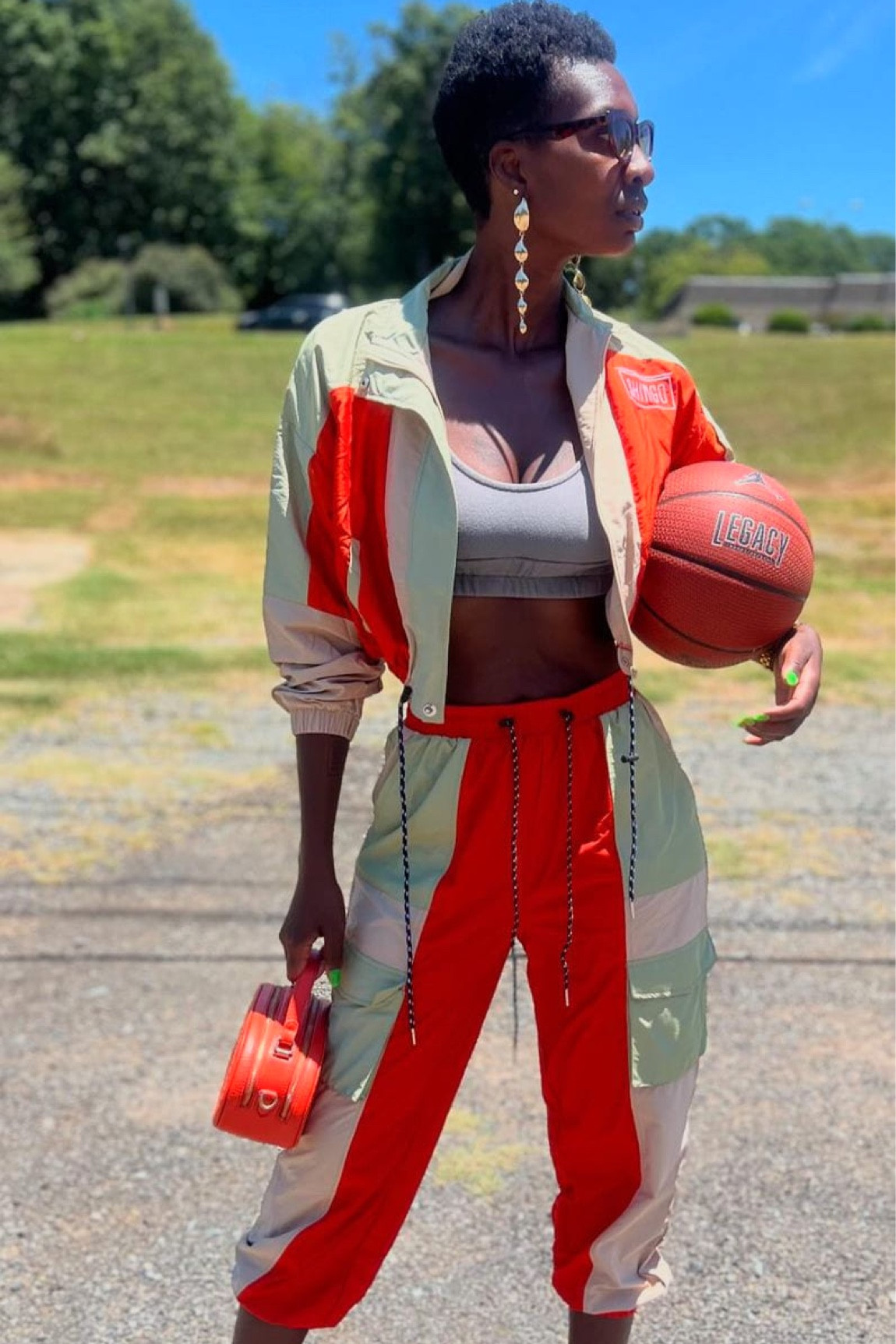 Cozy meets chic with SHINGO's cropped sweatsuit and joggers set. Perfectly tailored for comfort and style, this set takes loungewear to the next level!

#SHINGOLabel #EffortlessStyle #LuxeLoungewear

#LTKFindsUnder50 #LTKActive #LTKStyleTip