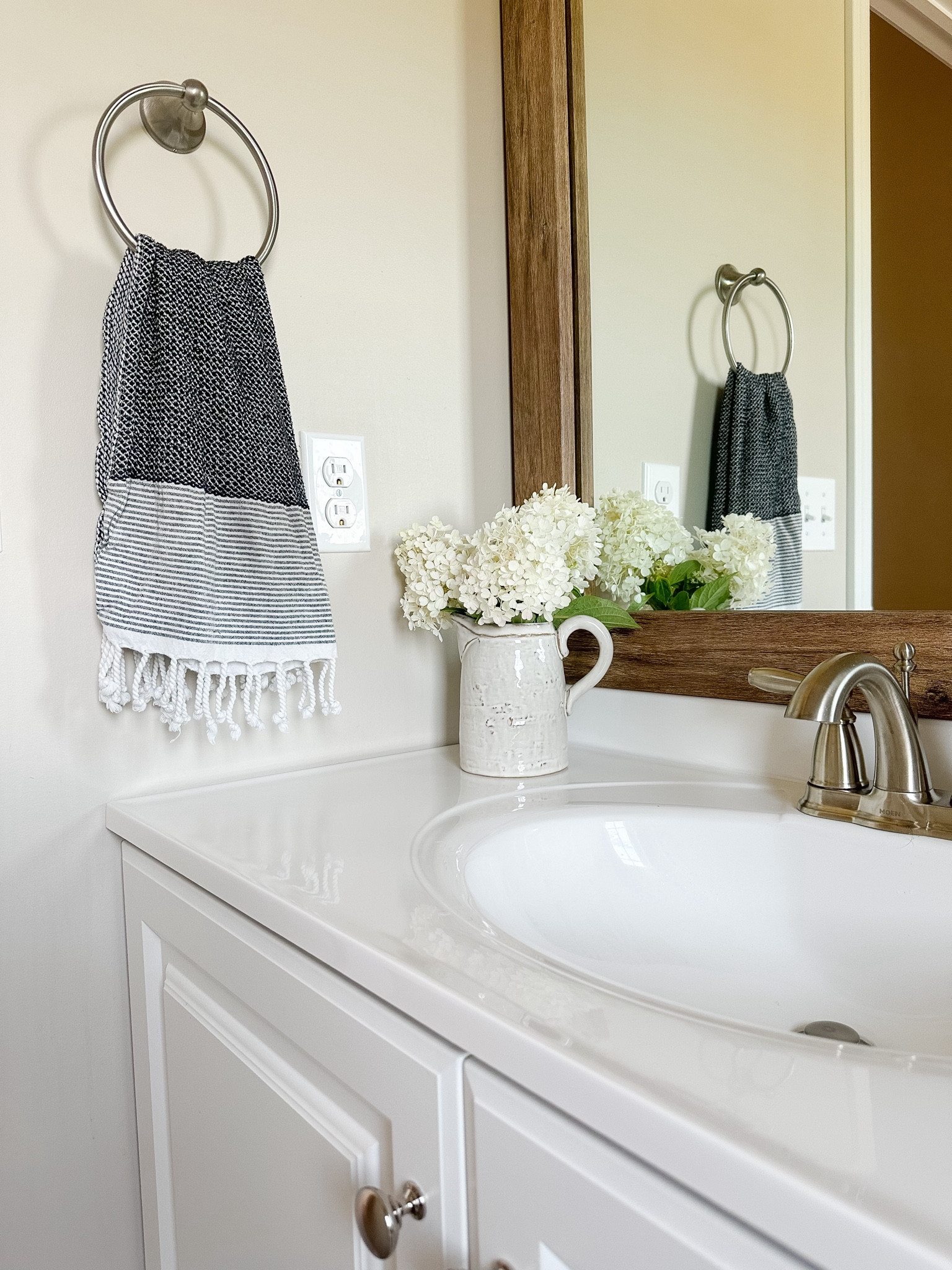 Powder room, bathroom, guest bathroom, vanity, hand towel, pitcher, vase 

#LTKhome #LTKstyletip