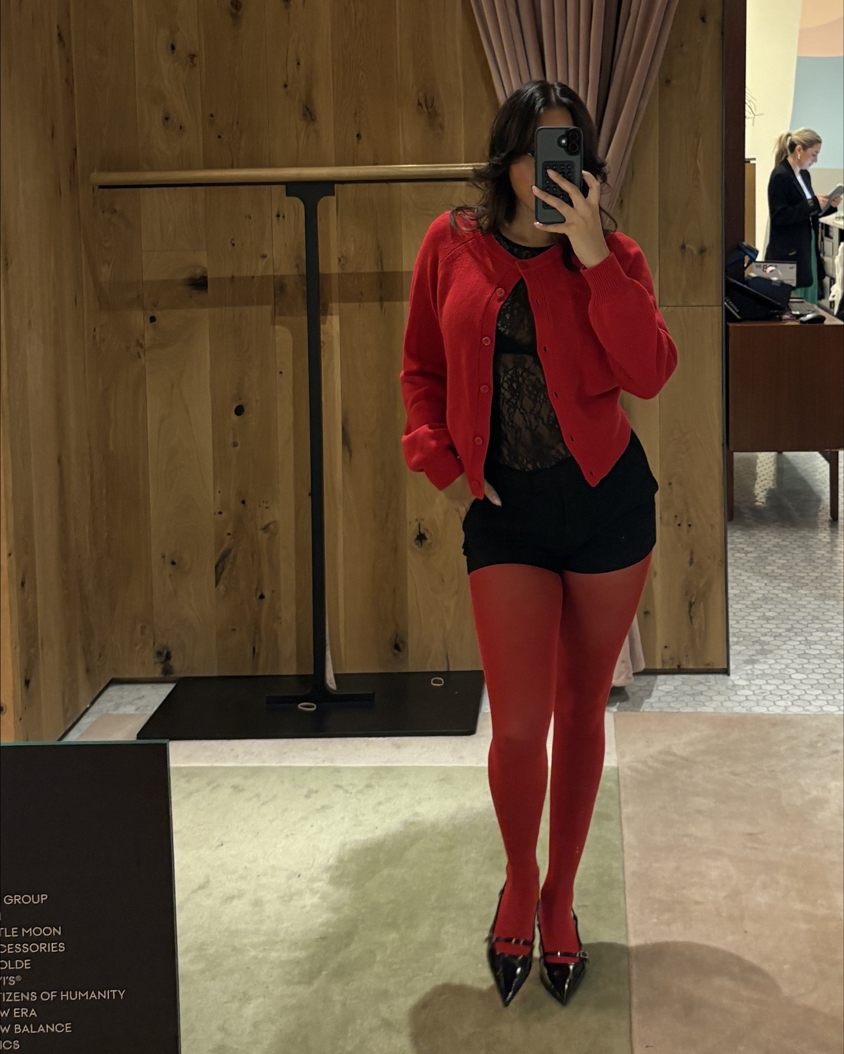 aritzia holiday outfit idea

#LTKSeasonal #LTKHoliday #LTKGiftGuide