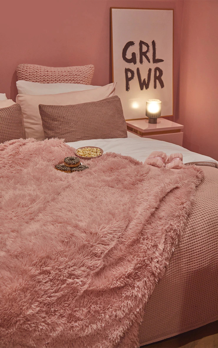Pink Faux Fur Fluffy Blanket | PrettyLittleThing US