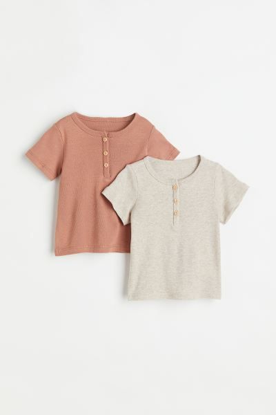 Conscious choice  Baby Exclusive. T-shirts in soft, organic cotton jersey with buttons at top and... | H&M (US + CA)