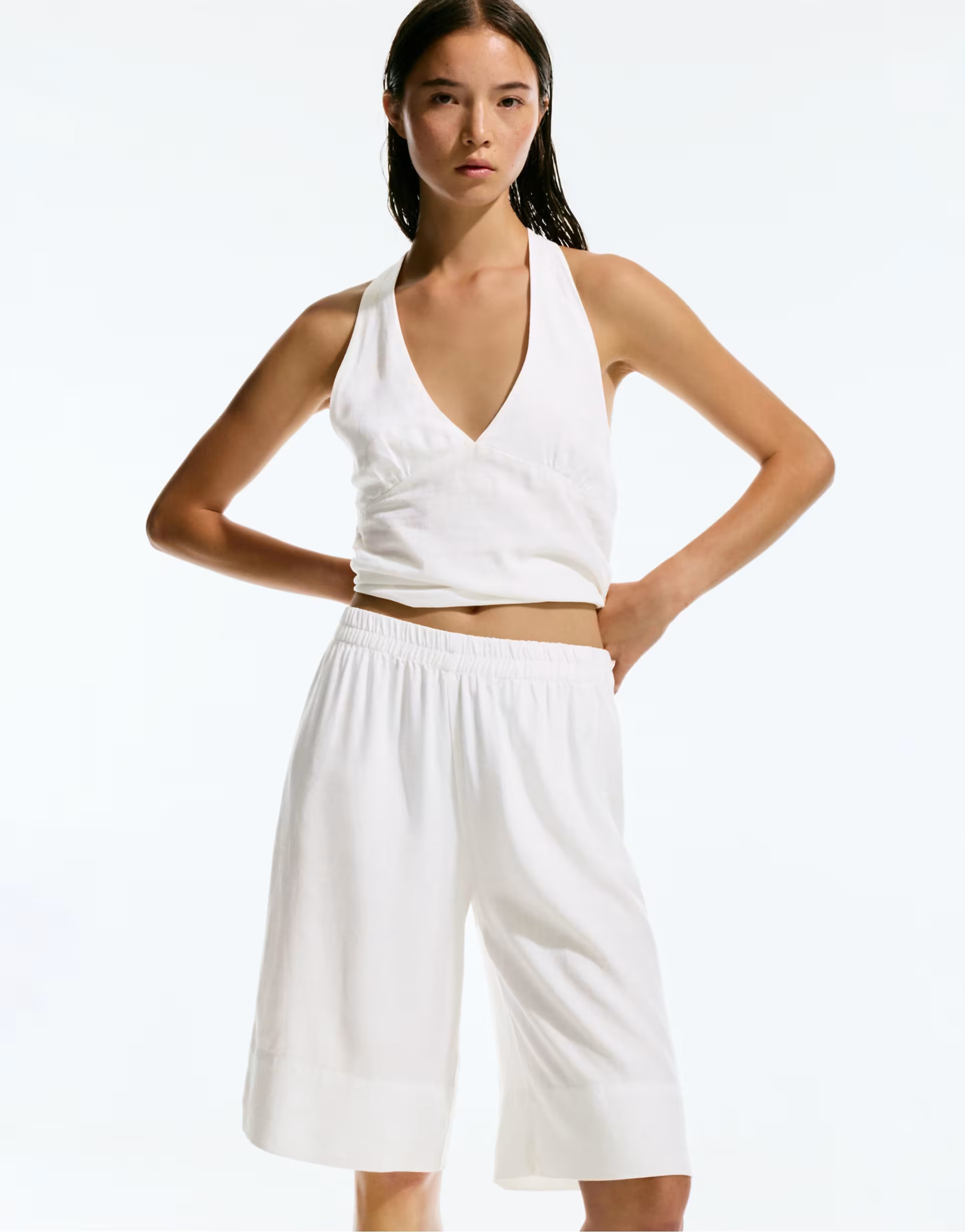 Pull&Bear Linen bermuda shorts in white | ASOS (Global)