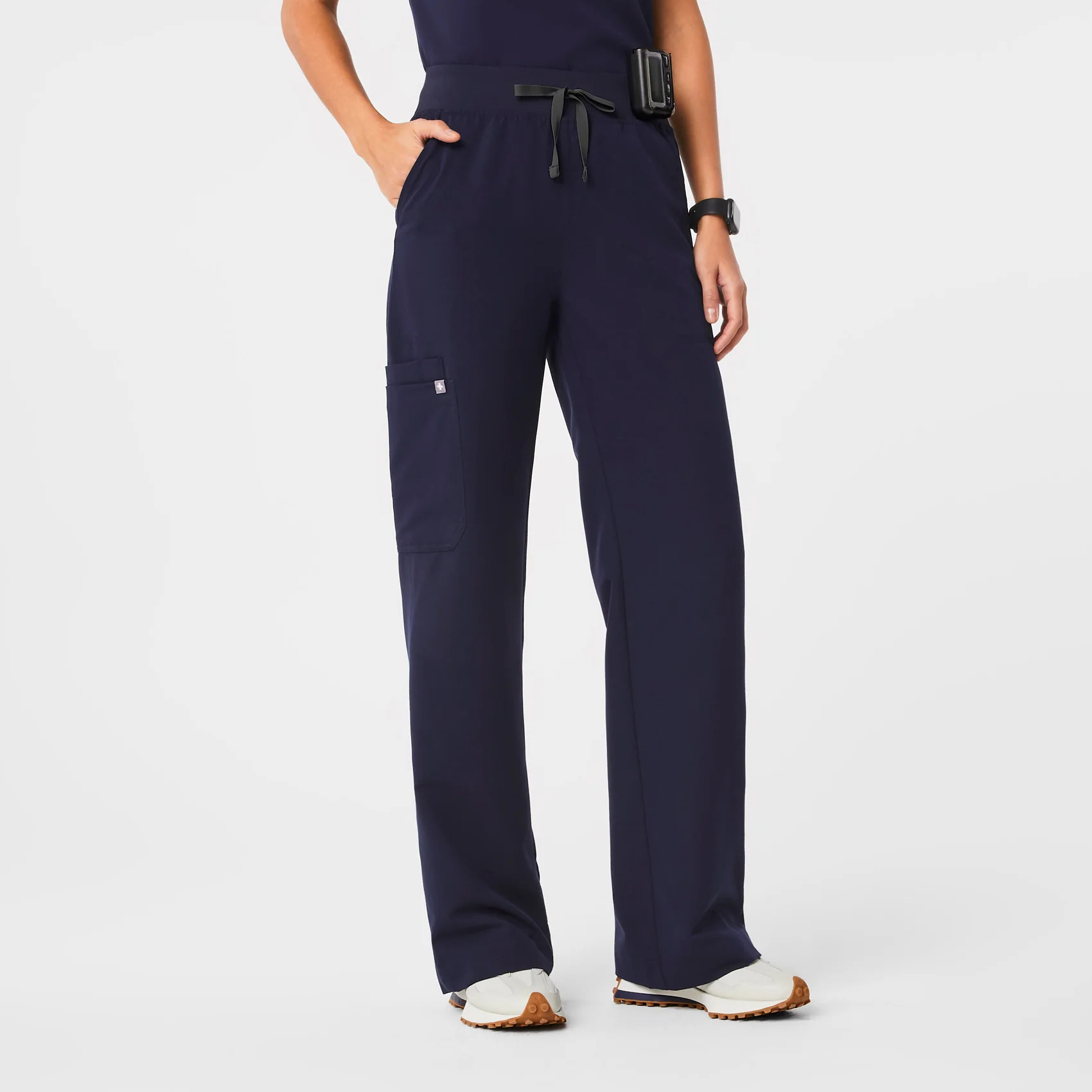 Women’s High Waisted Isabel Wide Leg Scrub Pants - Navy · FIGS | FIGS