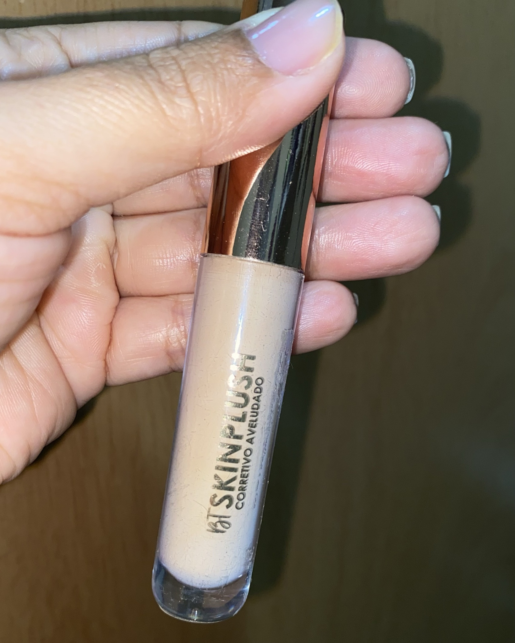 Pensa num corretivo que eu achei que não iria gostar dele, por ser um corretivo leve e de baixa a média cobertura, me enganei, estou usando muitooooo! 🥰🥰

#LTKbrasil #LTKbeauty