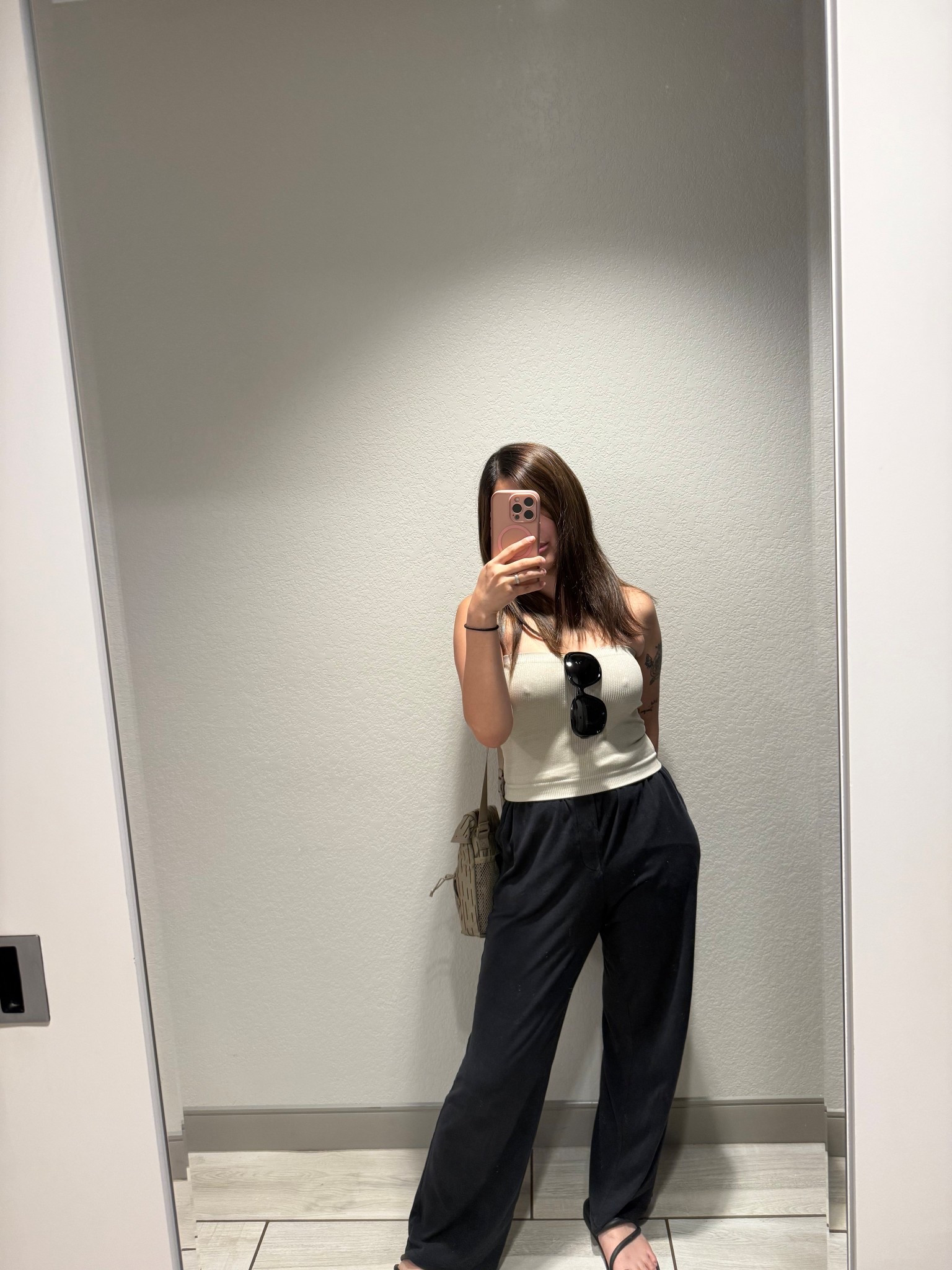 Jet lagged 😴

What are your favorite luggage prices and brands? Currently I’m all Beis’d out & have a Rimowa carry on (that I’m not a huge fan of 😔) 

For a fan pack alternative, I love my Supreme crossbody bag 🤎

#LTKPetite #LTKTravel #LTKFindsUnder100