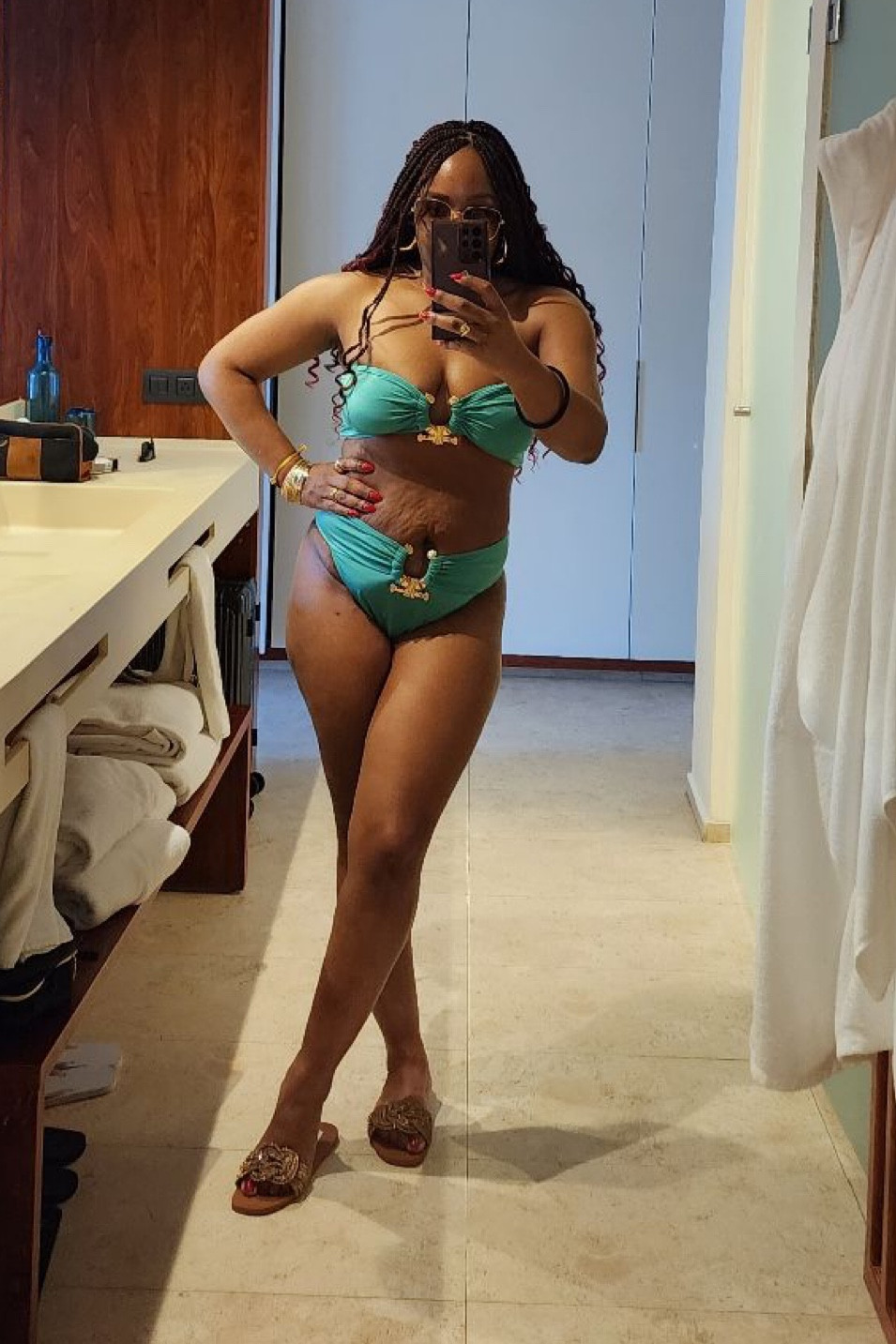 This two piece swimsuit is midsize friendly. It’s very comfortable and cute.

Size: Large

Beach vacation, swimsuit, two piece bikini, beach style 

#LTKswim #LTKmidsize #LTKtravel