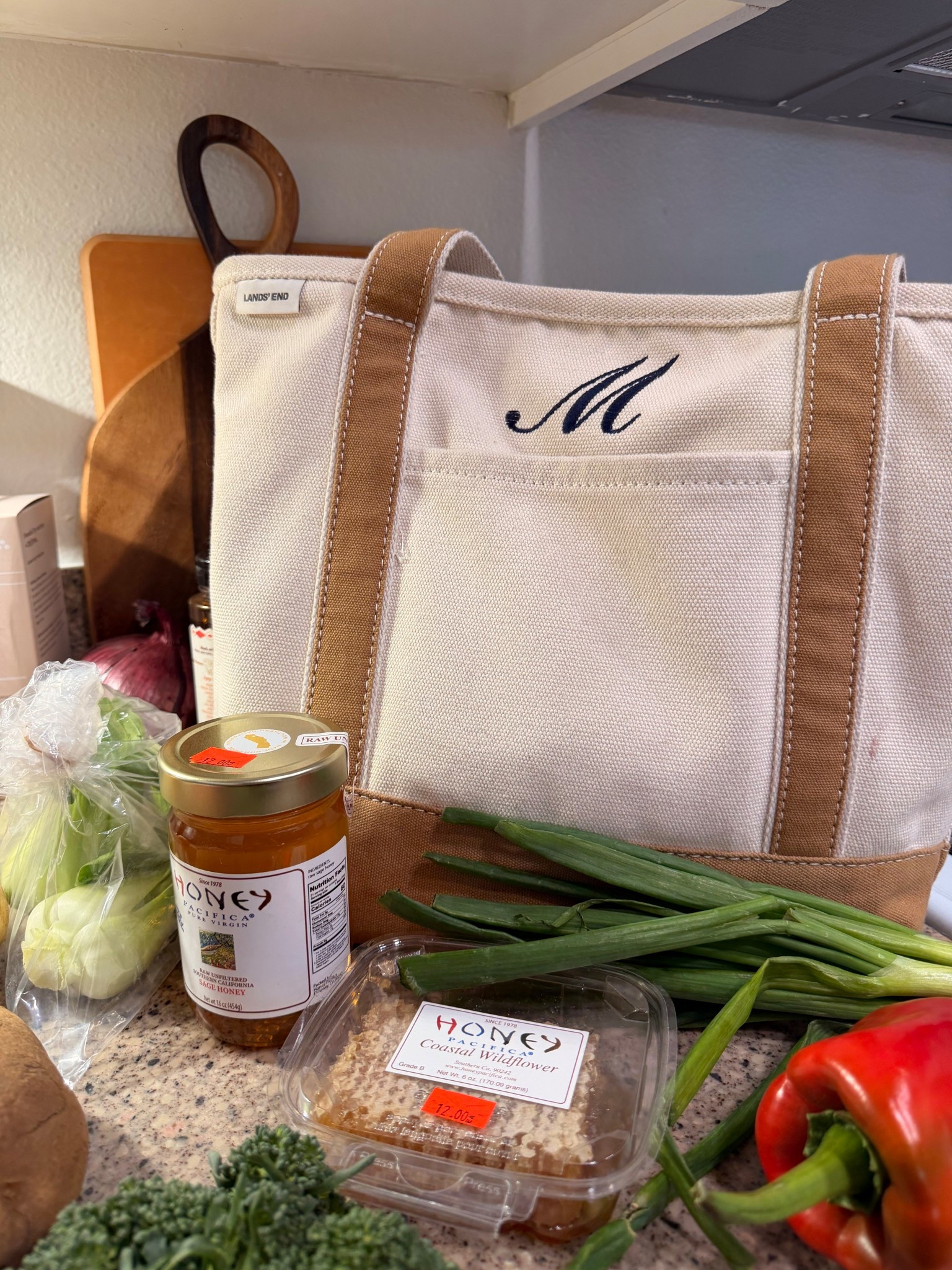 The perfect farmers market bag! The Lands End Canvas Tote has been one of my best purchases of the year. It comes everywhere with me including the farmers market. This is the medium size with long handles. 

#LTKootd #LTKfoodie #LTKFindsUnder50