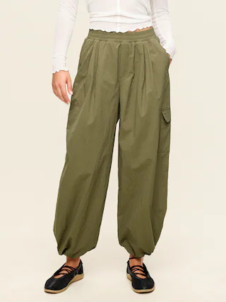 Mid-Rise Woven Utility Pants | Old Navy (CA)
