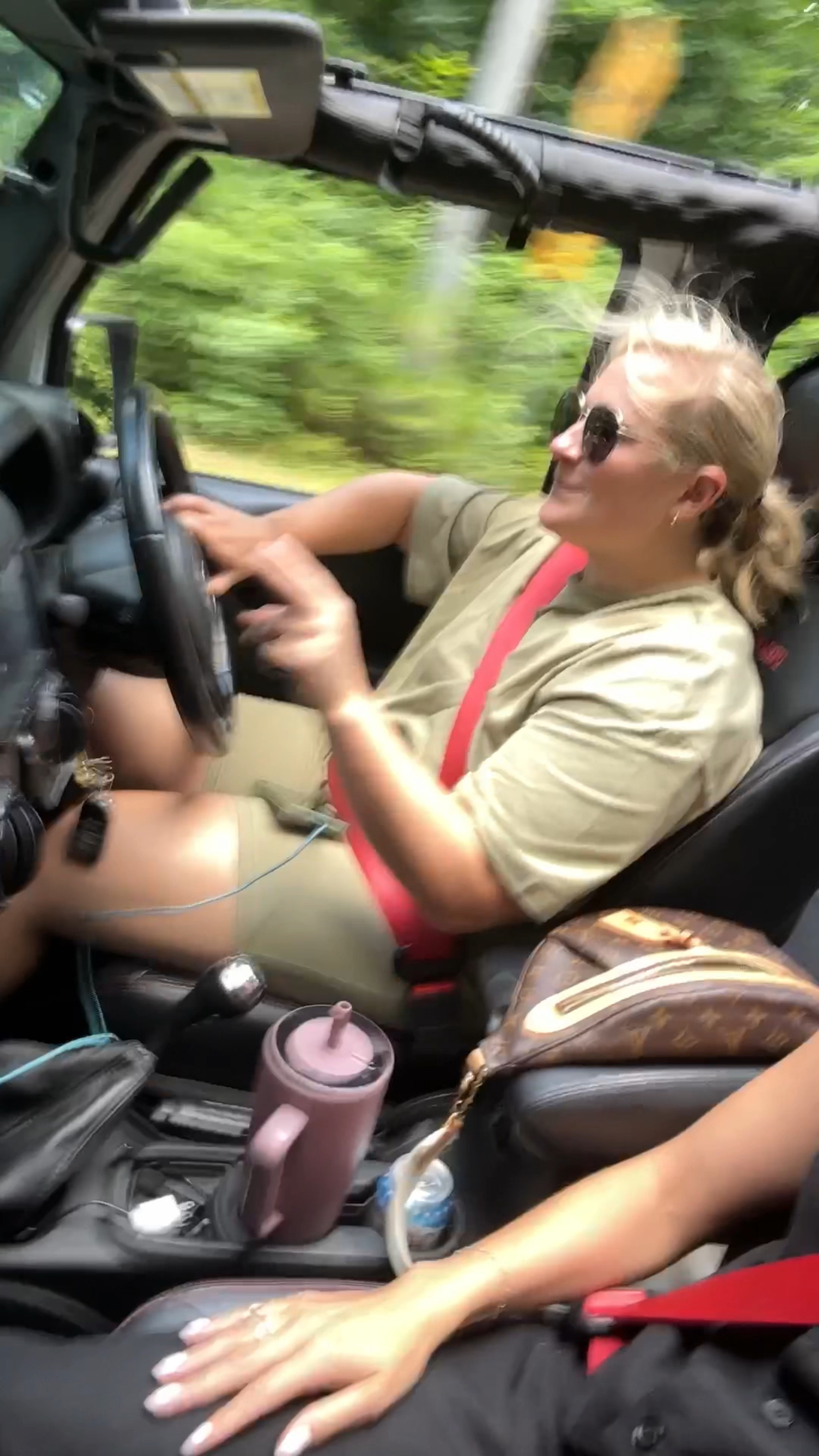 H&M try on haul the dress was a TOTAL WIN for both body types ! 

Outfit 1 
Jamie 
Top L 
Blazer L
Shorts XL needed L 

Mm
Top small
Blazer xs 
Shorts small (size down) 

Outfit 2 
Jamie large 
Mm- small 

Outfit 3 
Jamie 
Top xl
Button up xl 
Shorts 14
Mm
Top small 
Button up small 
Shorts 4 / would have liked a 6 


#LTKGiftGuide #LTKFindsUnder100 #LTKVideo