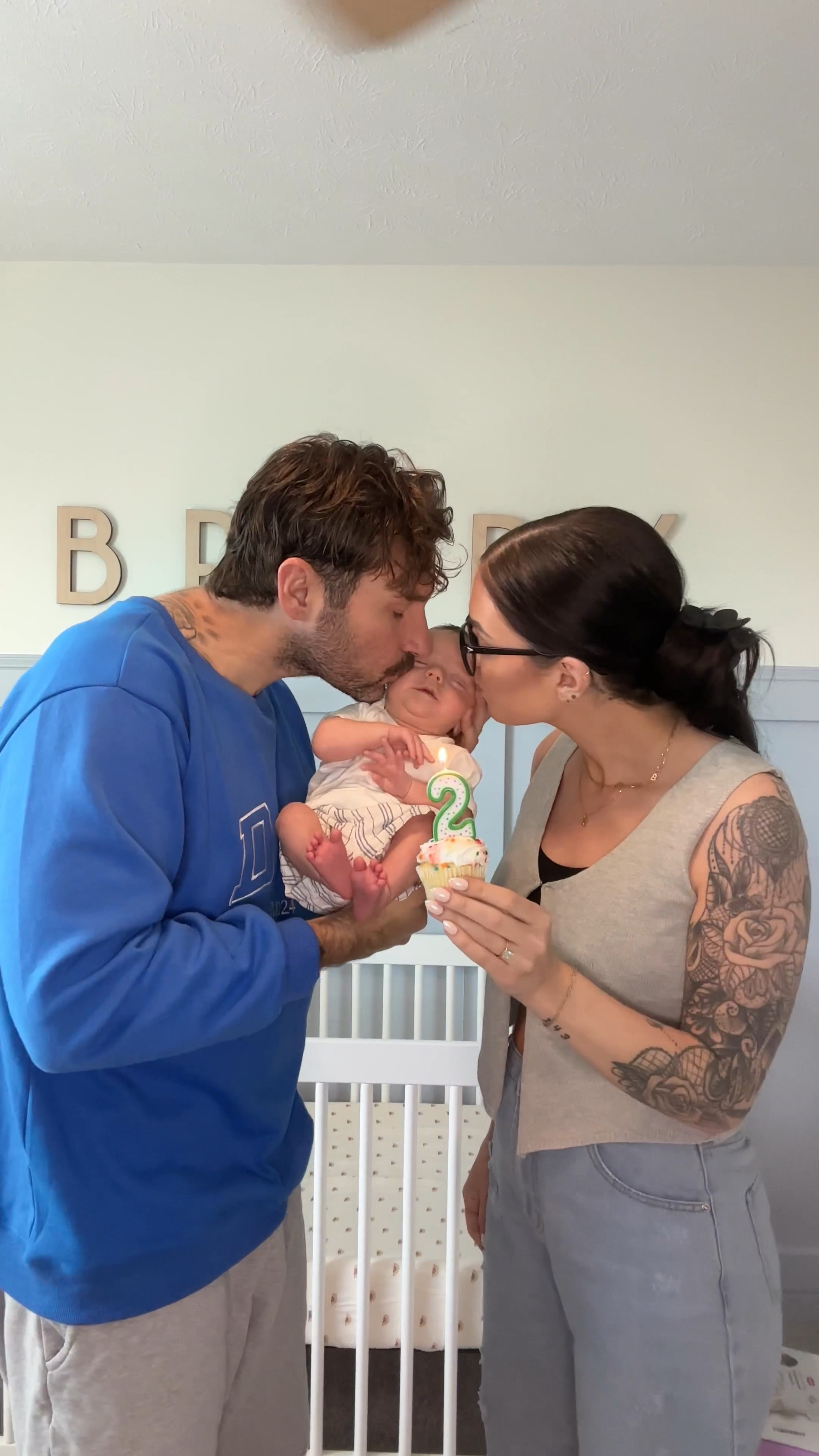 Breastfeeding friendly outfit - baby nursery favorites 

#LTKfamily #LTKbaby #LTKstyletip