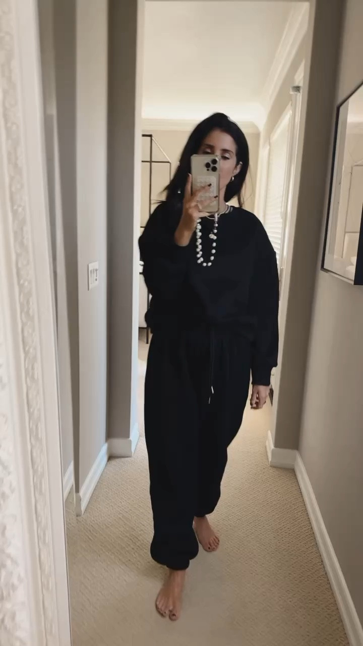 I'm just shy of 5-7" wearing the size small two piece set from Amazon #StylinbyAylin #Aylin

#LTKbeauty #LTKVideo #LTKstyletip