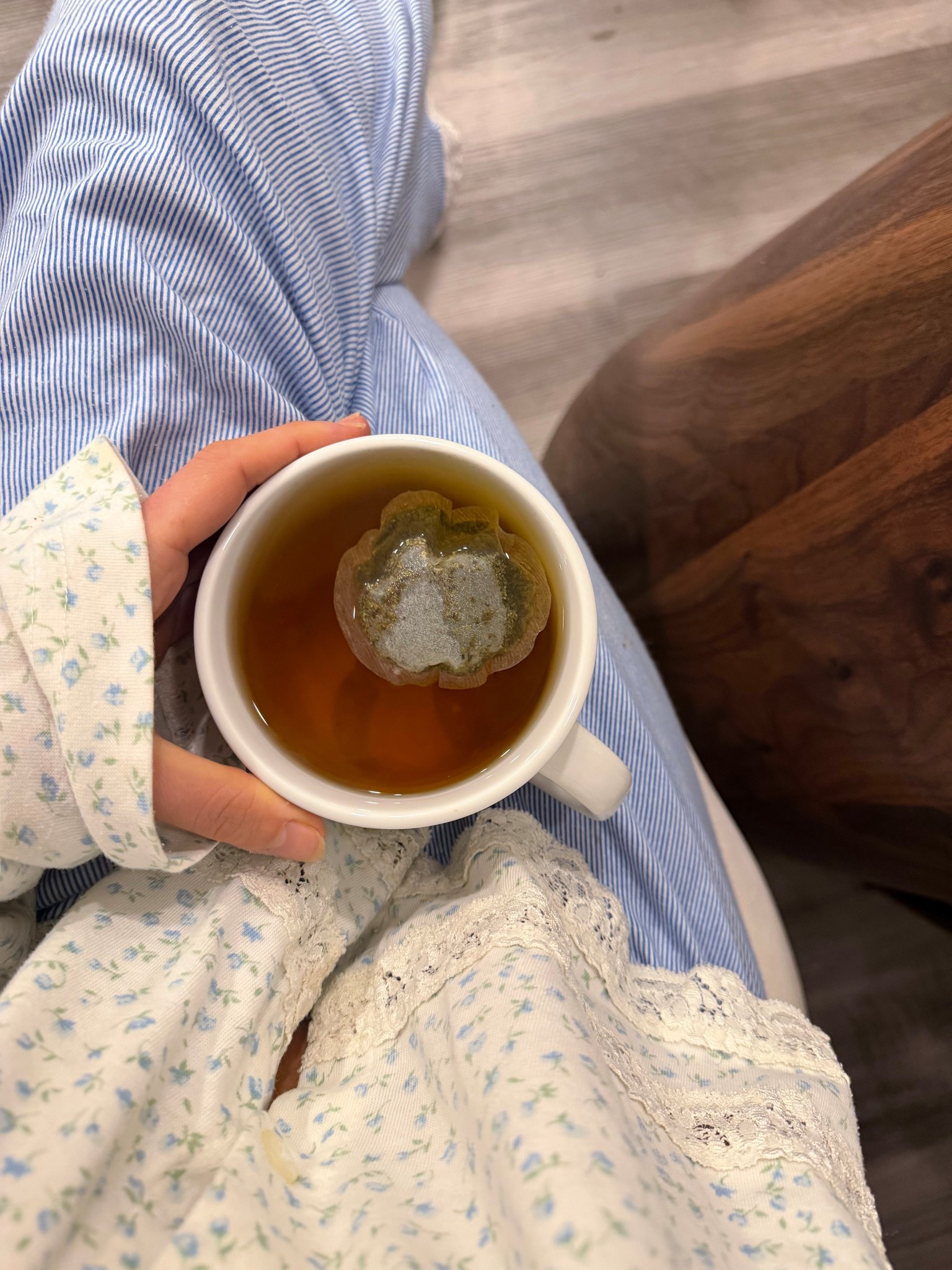 Winter wellness is so important to me and sipping spearmint tea before bed has been so calming and i absolutely love the benefits of it!🕊️🍃

#LTKSeasonal #LTKBeauty #LTKdayinmylife
