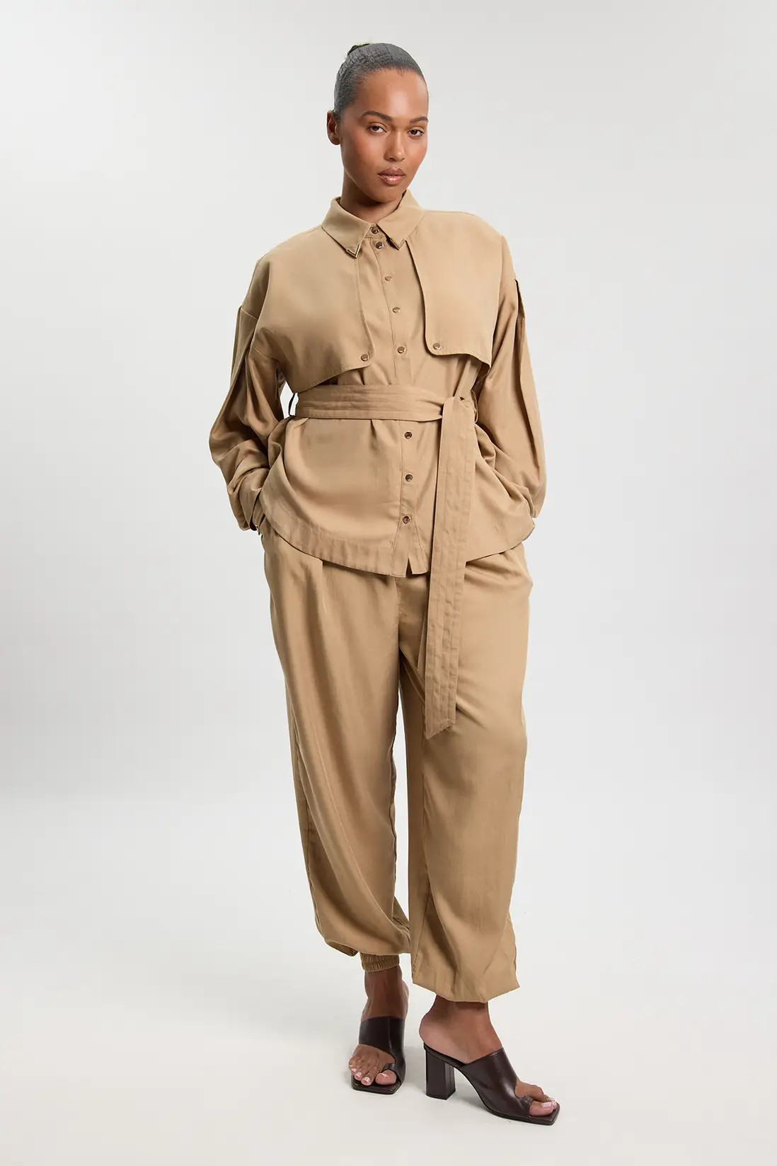 Plus Size Cupro Utility Twill Woven Trouser | Karen Millen