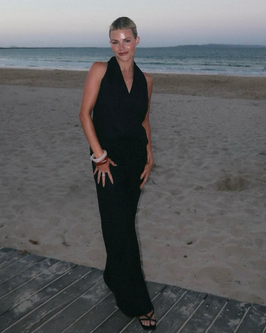 a quick change for dinner 🤍

#LTKgrwm #LTKdayinmylife #LTKootd