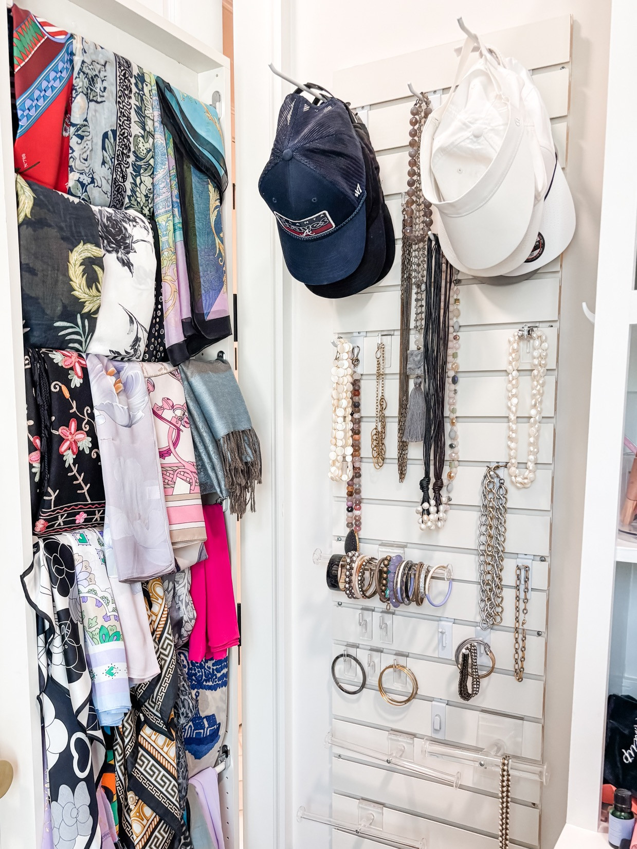 Who said slat walls are only for garages? Certainly not us!

We love slat walls in closets because they allow a fully customizable use of an often-overlooked vertical space! 

 