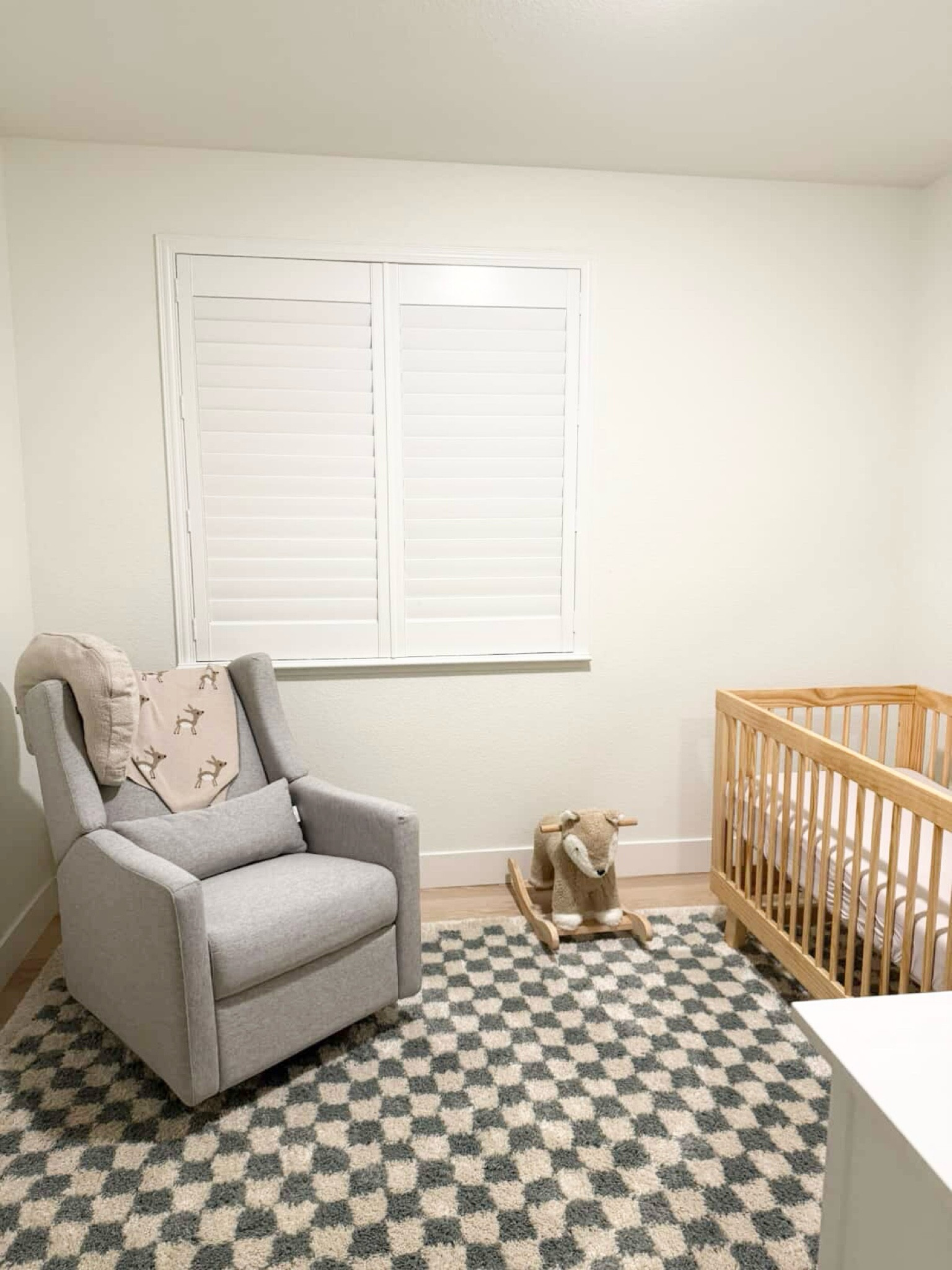 Client update

Glider arrived. We are waiting on curtain samples to arrive and ordering them soon  

#LTKFindsUnder50 #LTKFindsUnder100 #LTKHome