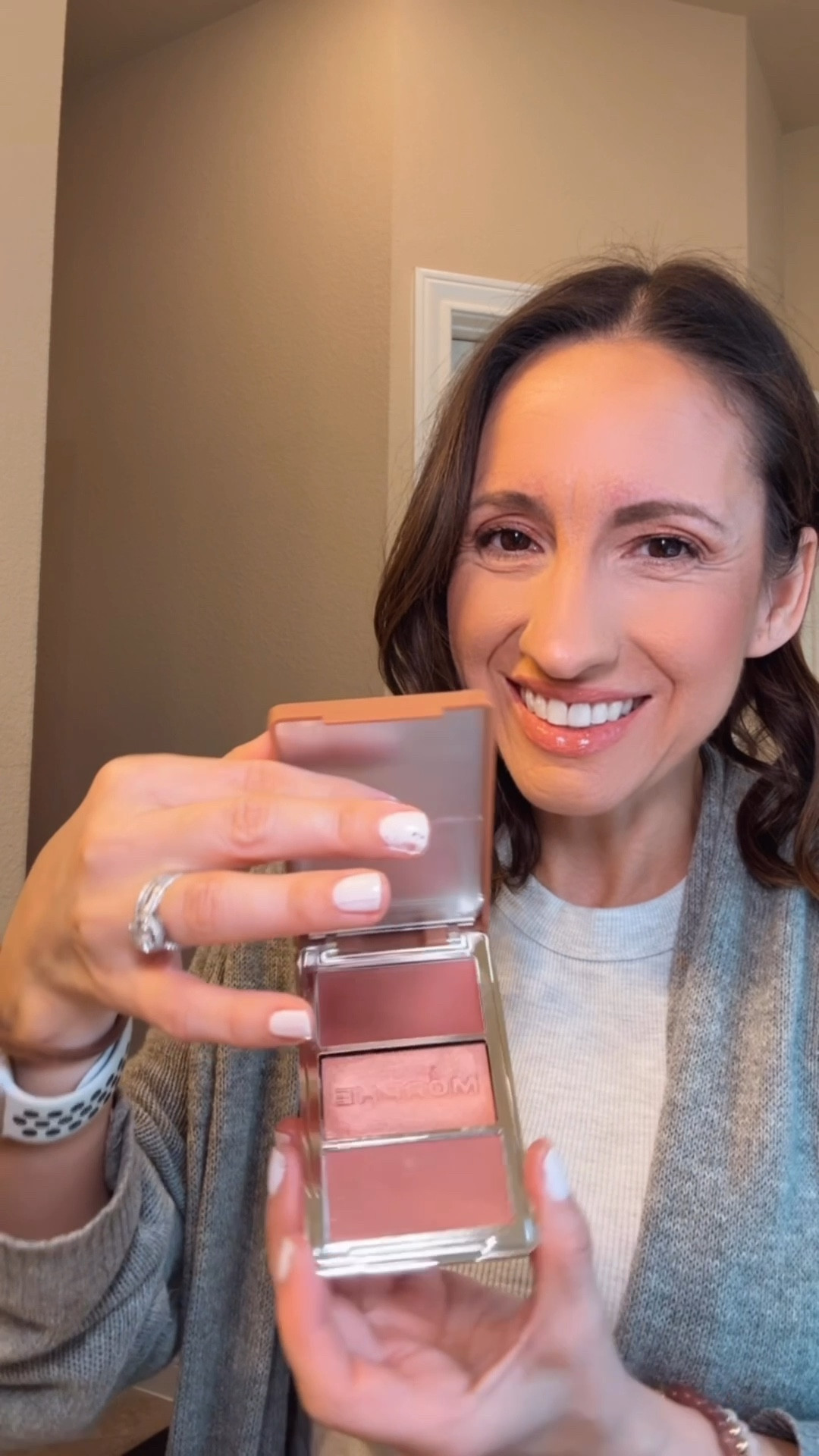 Hi! I found. The prettiest Morphe blush trio. This is really beautiful on. 
I love using it as a blush and an eyeshadow. 
It’s so pretty. 
Eyeshadow 
Blush palette 


#LTKBeauty #LTKgrwm #LTKOver40