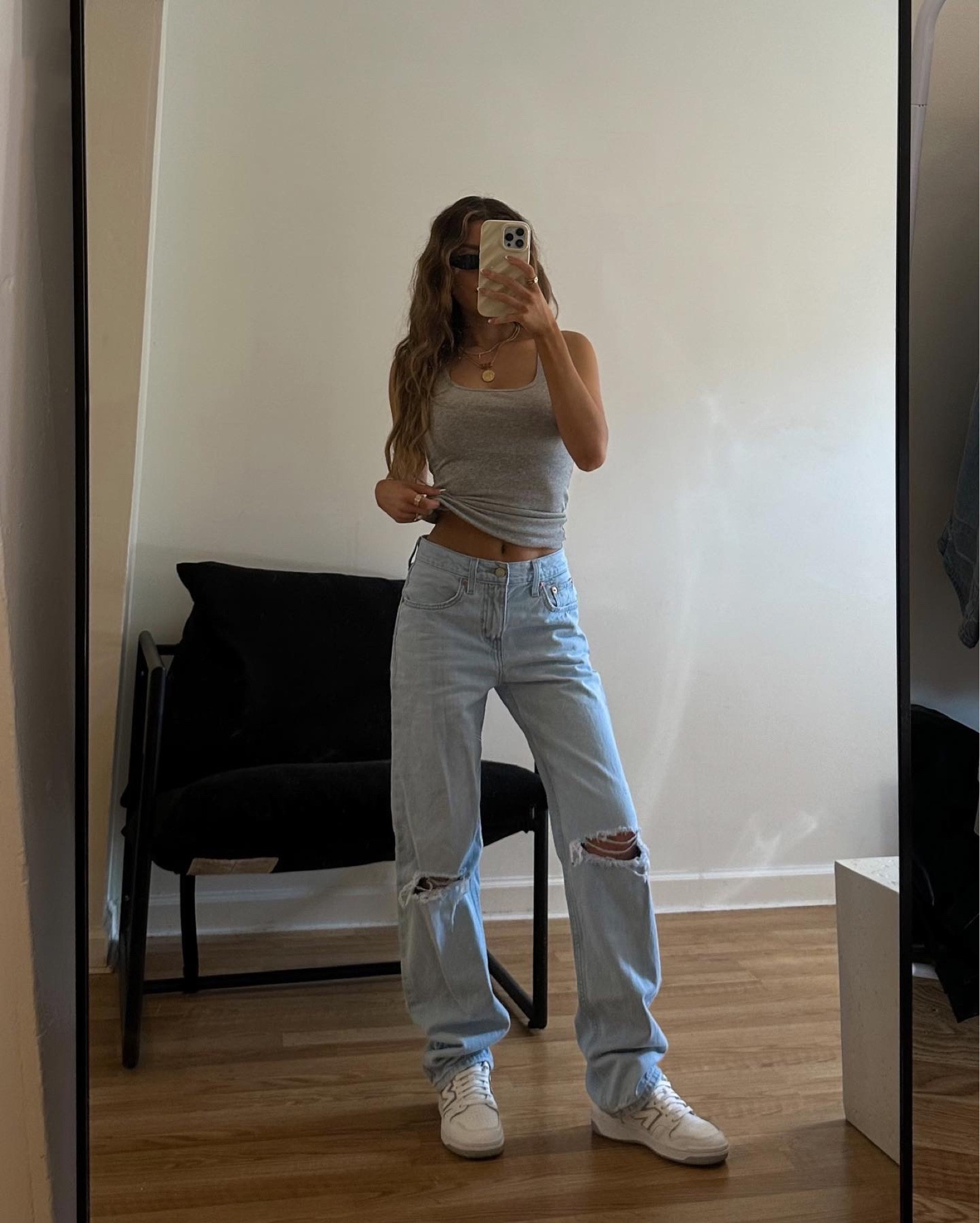 Simple summer outfit! Wearing a size XS petite tank top & a 24 in the Levi’s for an effortless fit! (Sized up one size) ☁️👟

#LTKshoecrush #LTKstyletip #LTKunder100