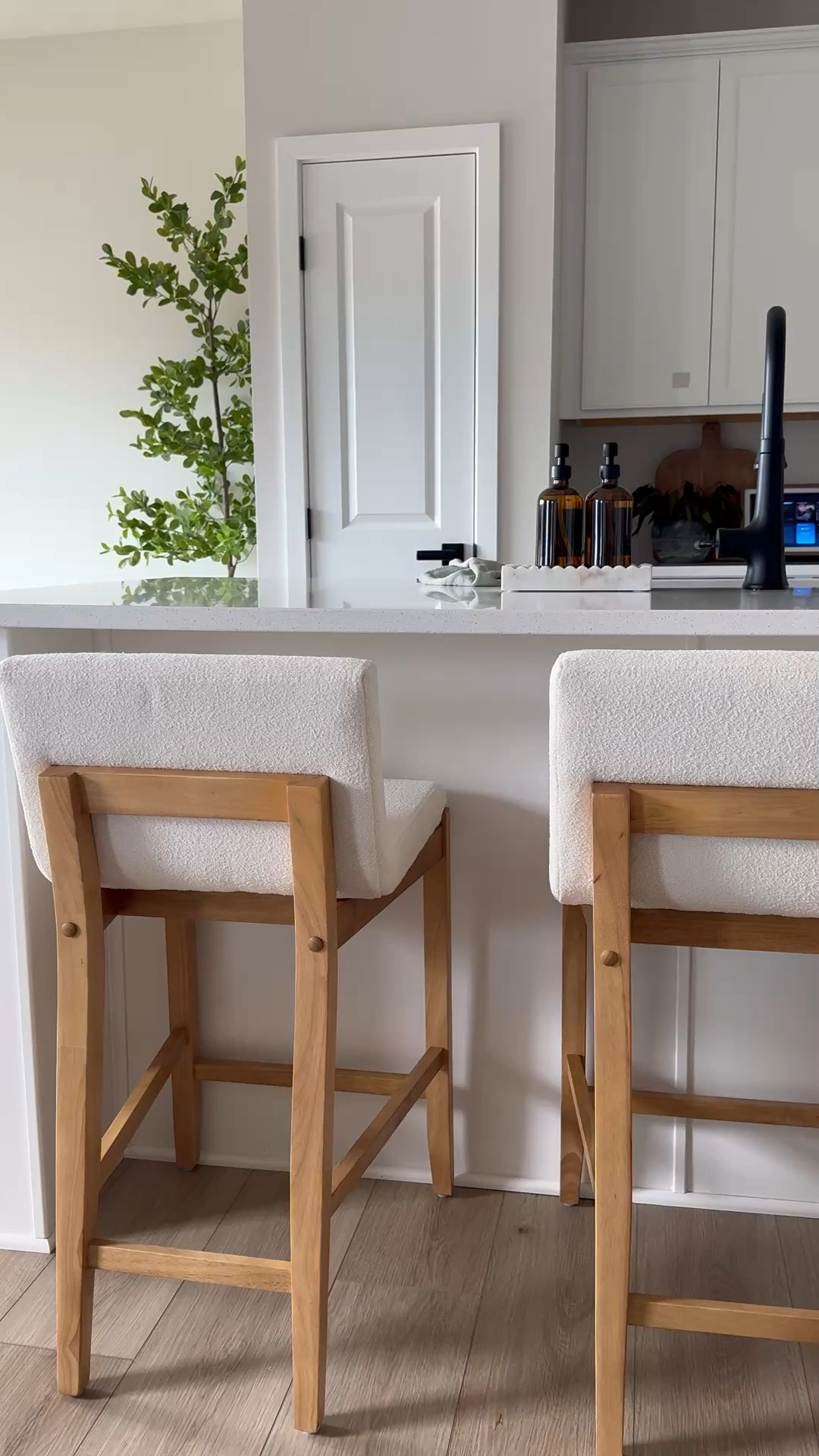 Island stools, bar stools, kitchen seating, scallop tray, scallop soap, dish, brown glass soap, dispensers

#LTKHome #LTKSaleAlert #LTKSeasonal