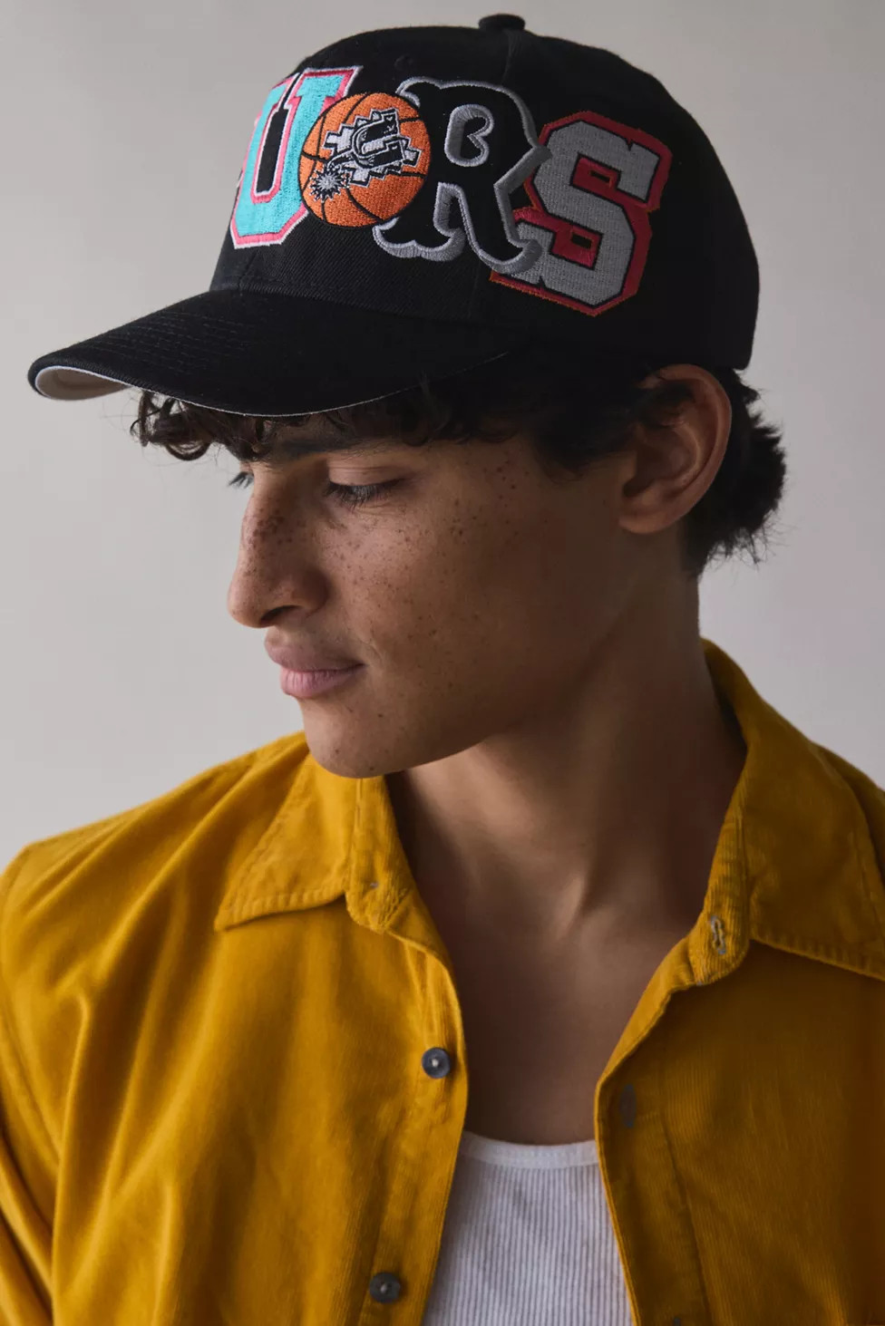 Mitchell & Ness NBA San Antonio Spurs Hyper Type Logo Hat | Urban Outfitters (US and RoW)