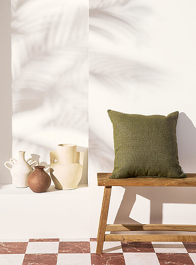 Velvety pinstripes khaki outdoor cushion50 x 50 cm | Simons