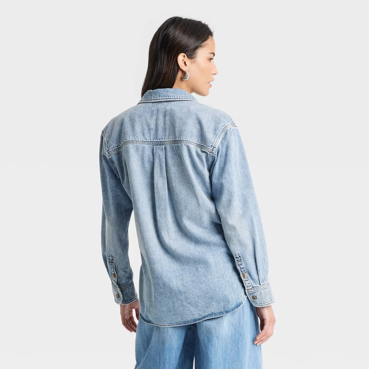 Women's Long Sleeve Oversized Button-Down Denim Shirt - Universal Thread™ Medium Wash | Target