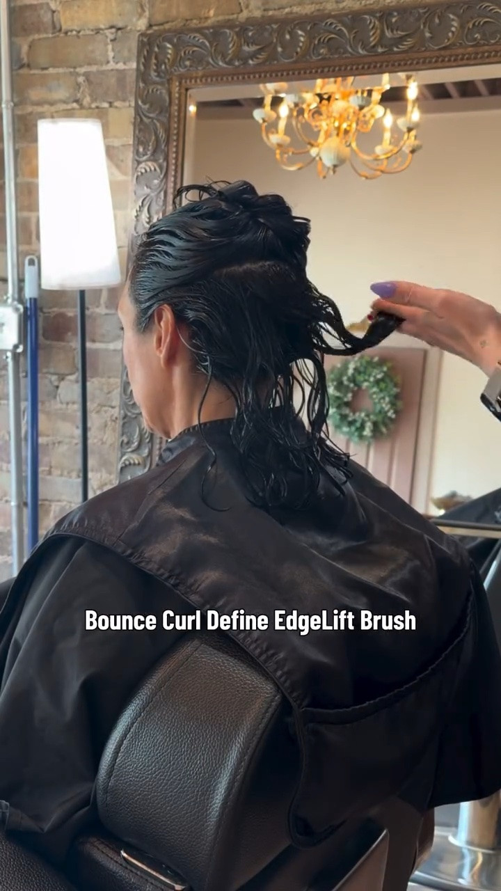 I love this brush so much. It’s just the best. It’s on my Amazon storefront for purchase! 🖤 #definebrush #bouncecurlbrush #bouncecurlreview