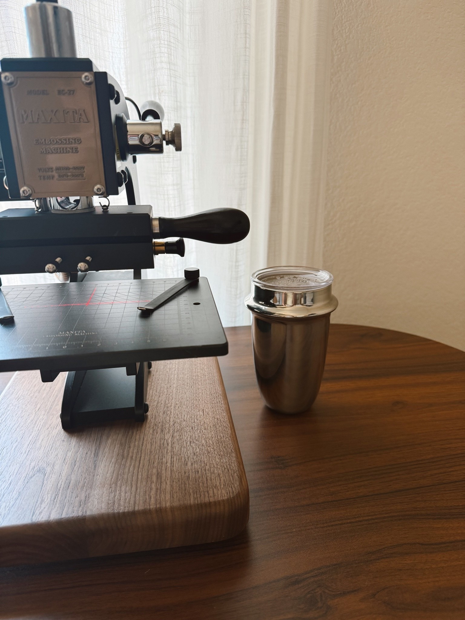 Chrome coffee tumbler

#LTKHome #LTKmorningroutine #LTKdayinmylife