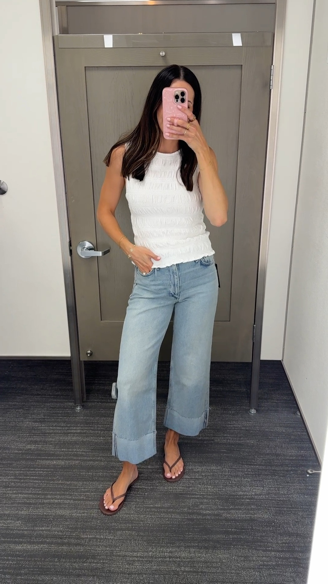 Really cute and soft pair of cropped cuff wide leg jeans! Has some stretch and the cuff is stitched so you never have to fuss with it. True to size, wearing a 27 and I’m 5’7”

NSale / Nordstrom anniversary sale / Nsale jeans / denim 

#LTKSaleAlert #LTKSeasonal #LTKStyleTip