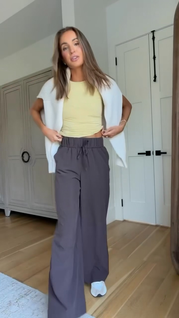 The BEST Target pants are on sale right now! 🤎