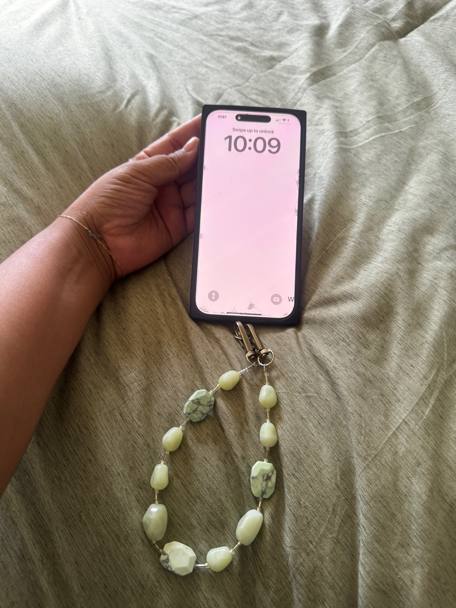 I'm definitely a phone wristlet girly! Especially as a Content Creator it's so nice to just have. I literally just dropped my phone and it's around my wrist.. 