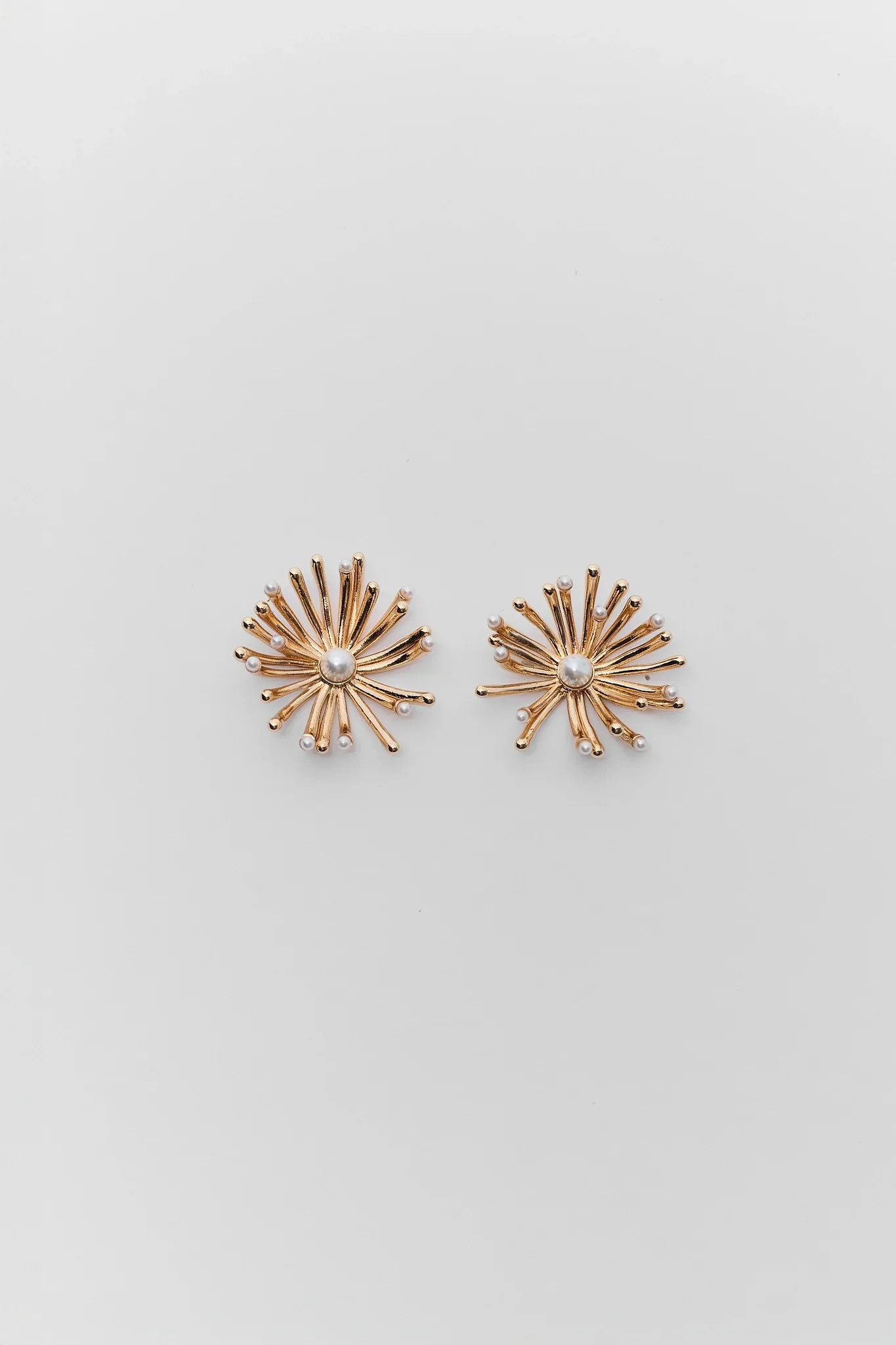 Gold Pearl Stud Earrings | Avara