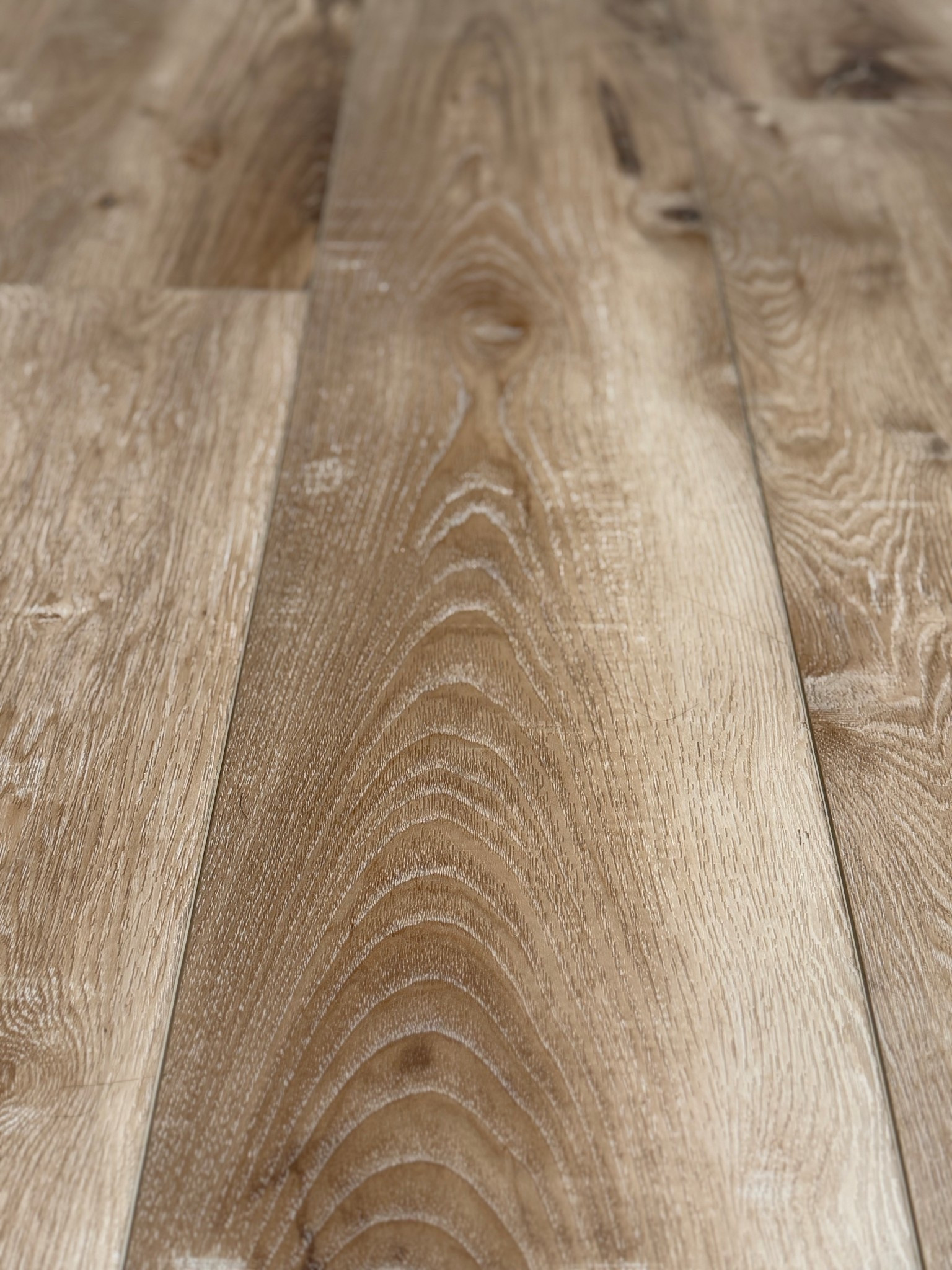 The best LVP flooring!! Here is the link! 

https://cali.pxf.io/kO6WA0

#LTKHome #LTKSeasonal