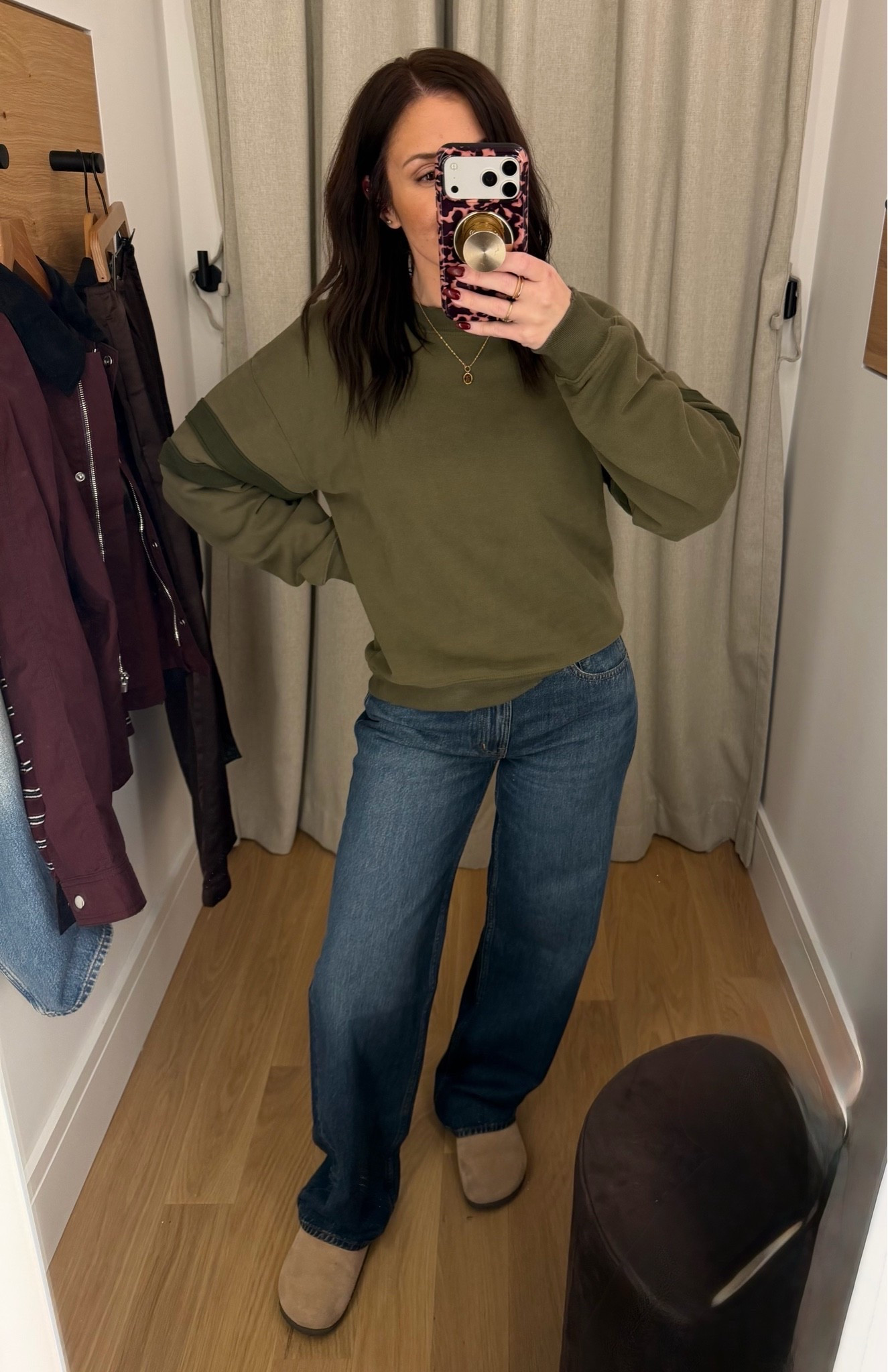 The sweater😍❤️ 
And these low slung jeans are so good! 
Both from @Madewell 
Top size small
Jeans size 25