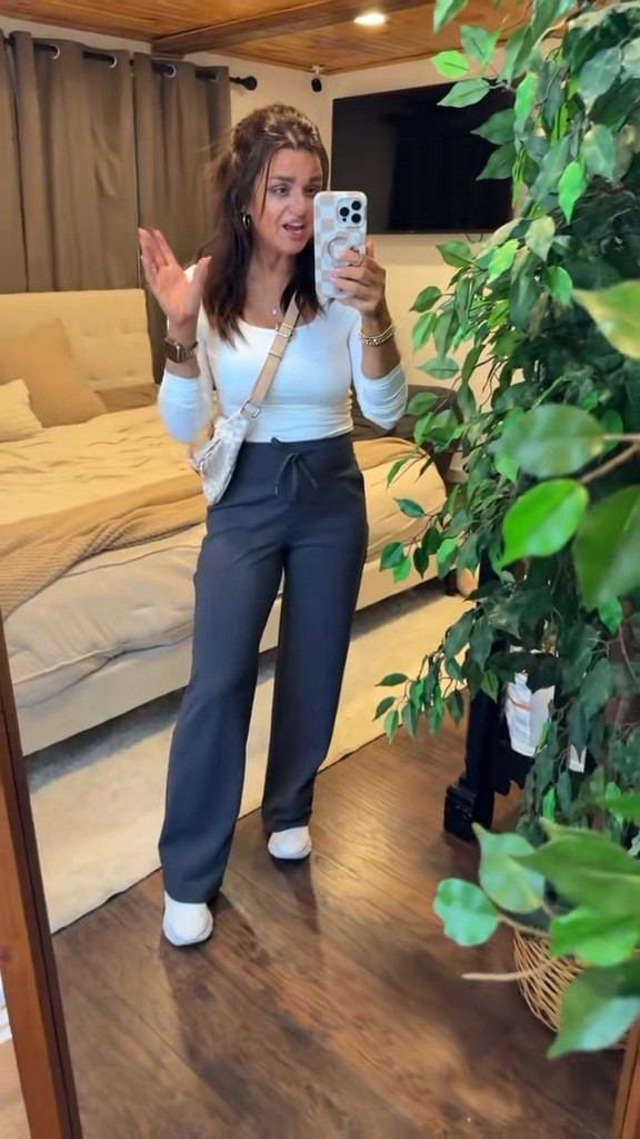 Love these pants perfect fit they look so elevated soft and stretchy built-in pockets were to work out or wear it to run errands love that they are wide leg I am 5 foot three. wearing a size small 31 inch inseam.

#LTKPetite #LTKStyleTip