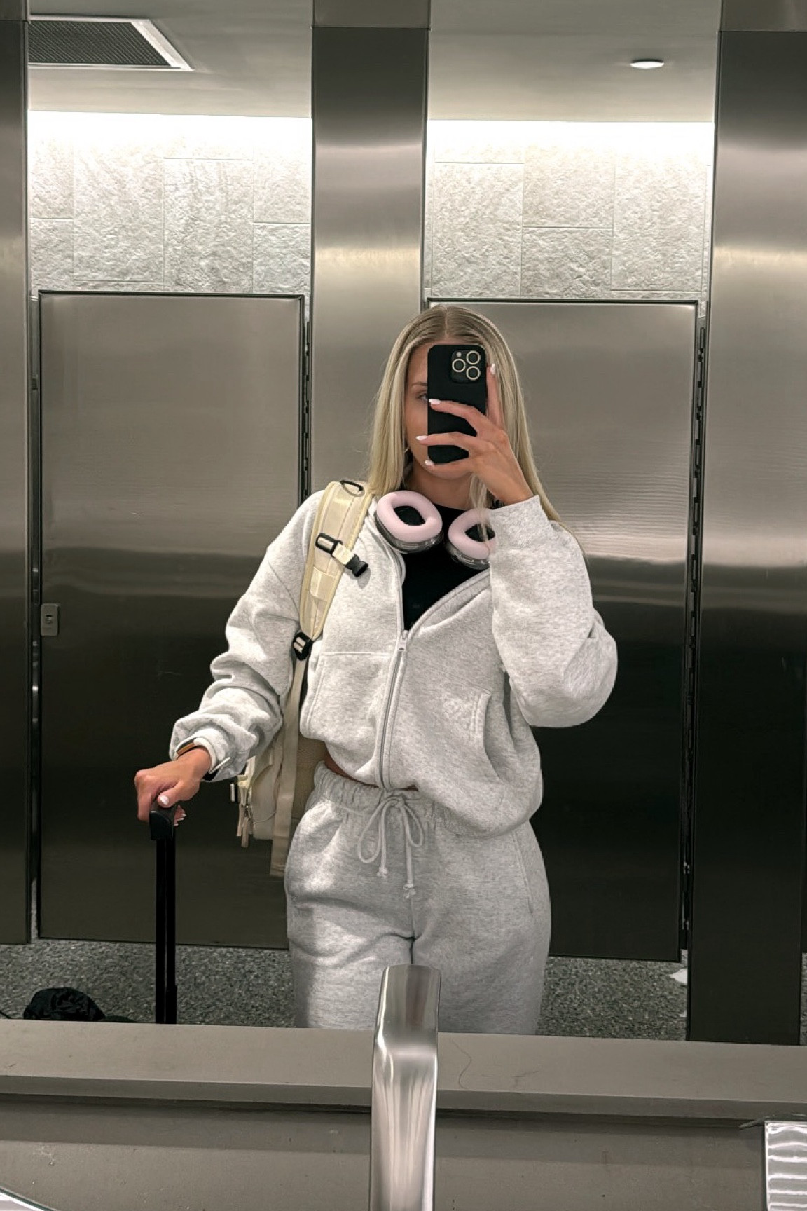 catch those flights comfortably in this cute set

#LTKTravel #LTKActive #LTKStyleTip