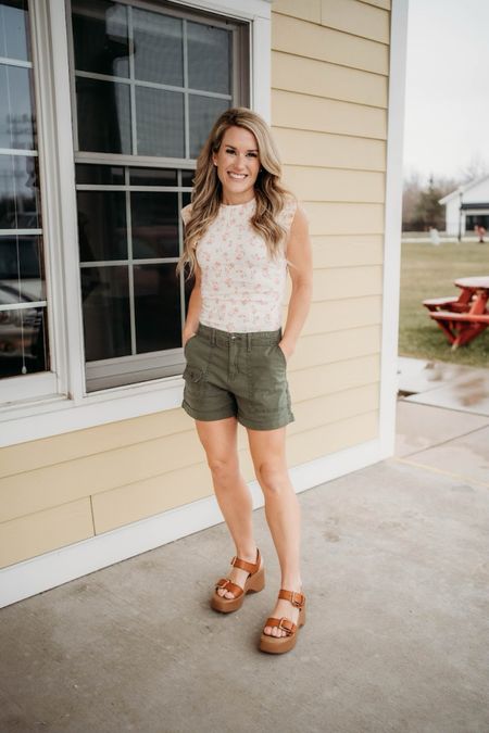 Spring outfit

spring fashion  spring outfit  casual outfit  everyday outfit  Walmart finds  heels 

#LTKSeasonal #LTKstyletip #LTKfindsunder50