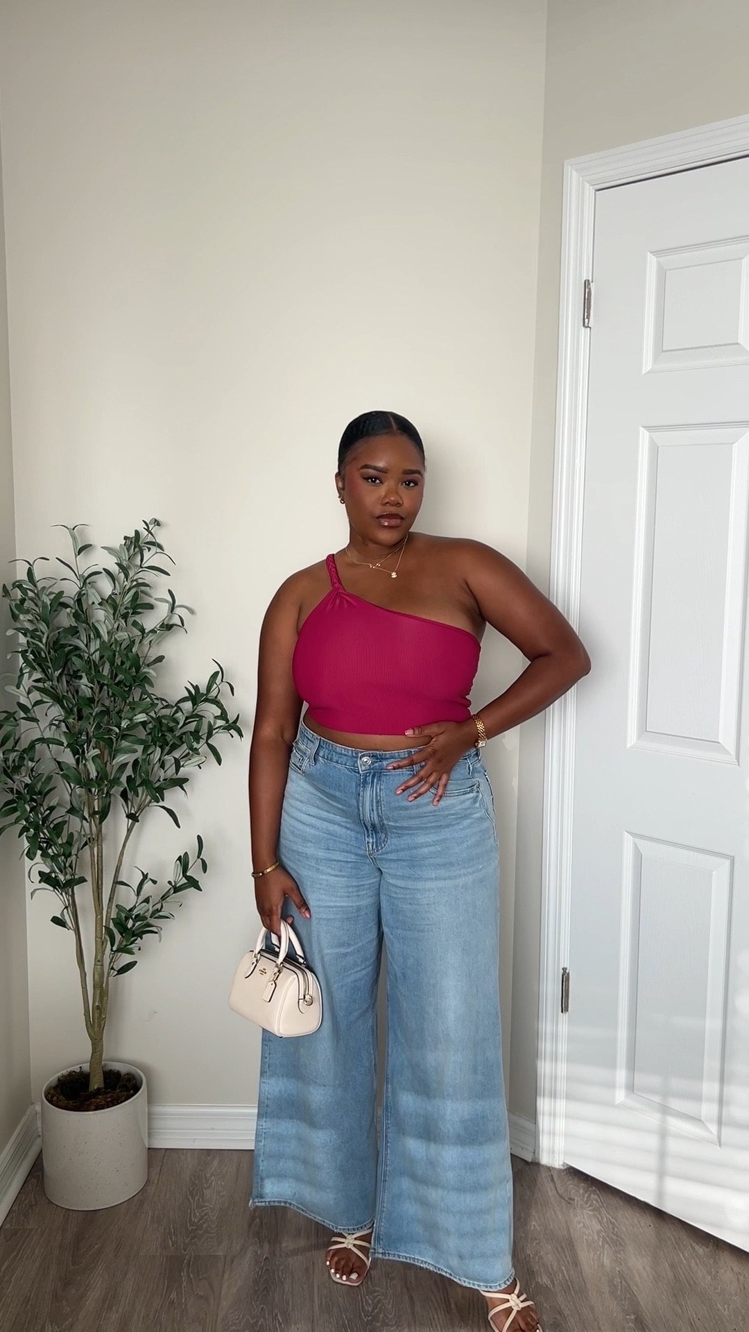 Let’s get dressed— a casual chic outfit for a summer day as a curvy girly. #curvygirl #curvyfashion#midsizefashion #grwm #summeroutfit #casualchic

#LTKMidsize #LTKPlusSize #LTKStyleTip
