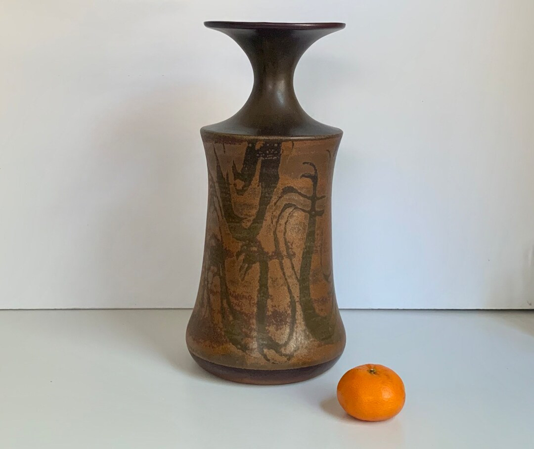 13 In. Designs West/ Robert Maxwell Fluted Stoneware Pottery Bud Vessel /vase California/1970's -... | Etsy (US)