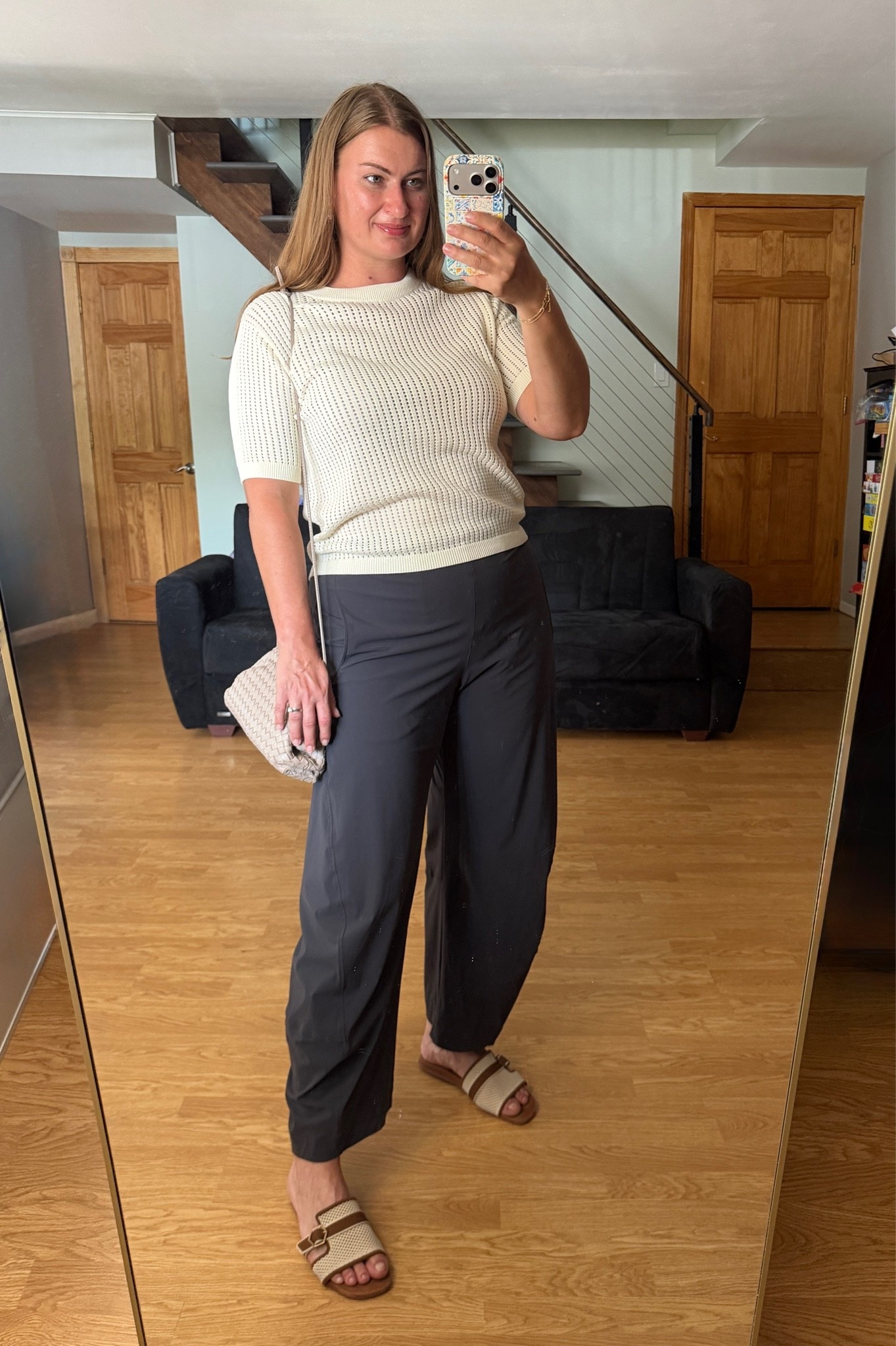 Tried out the @Ruti “On the Loose” Work Pants… and it was instant love.

The first thing I noticed was how well thought out they are.

You can actually feel that the team behind them spent countless hours perfecting every detail - the fabric, the drape, the fit, the movement.

They’re perfectly lightweight, yet substantial. Structured, yet comfortable. I can move in them, sit in them for hours, and never think about them.

These might just be the most EasilyDressed pants I’ve ever worn. 🤩