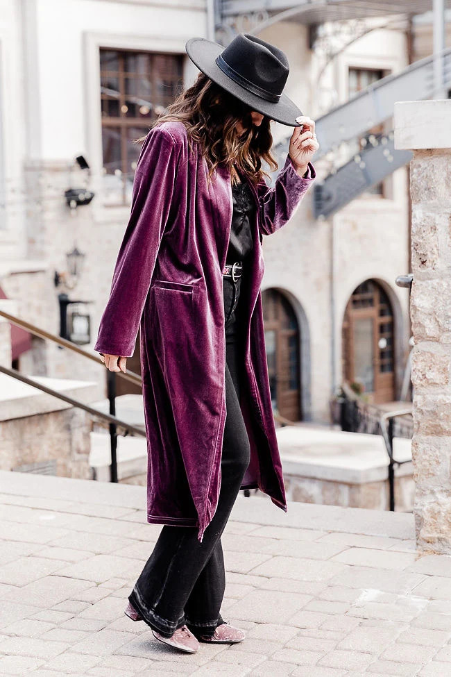 Jolie Plum Velvet Duster Amber Massey X Pink Lily | Pink Lily